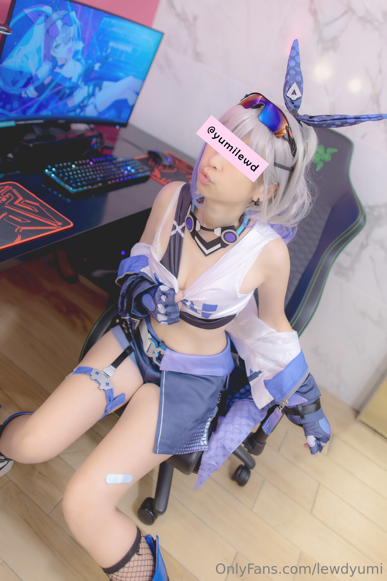 Lewd Yumi - Sói bạc