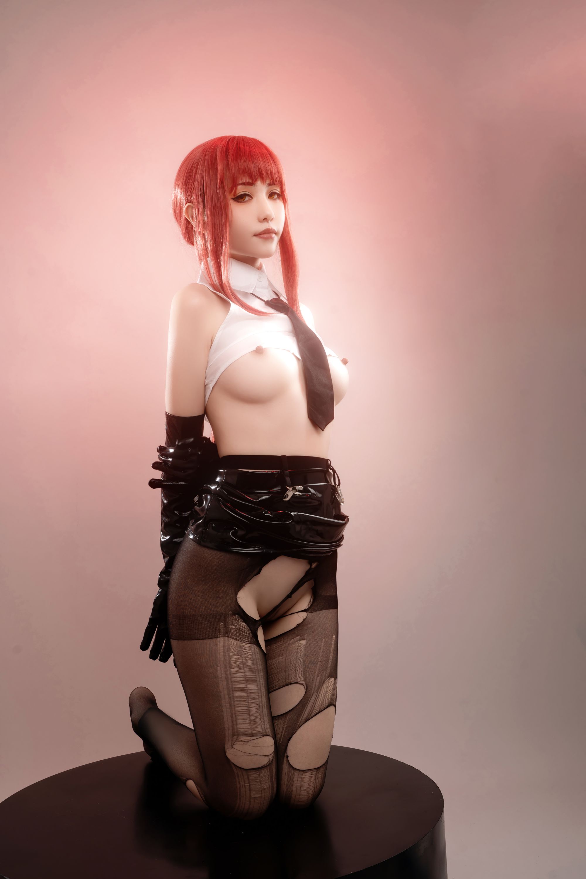 Hornycos - Cosplays đẹp mắt tóc đỏ như người đàn ông cưa máy Makima (Patreon)