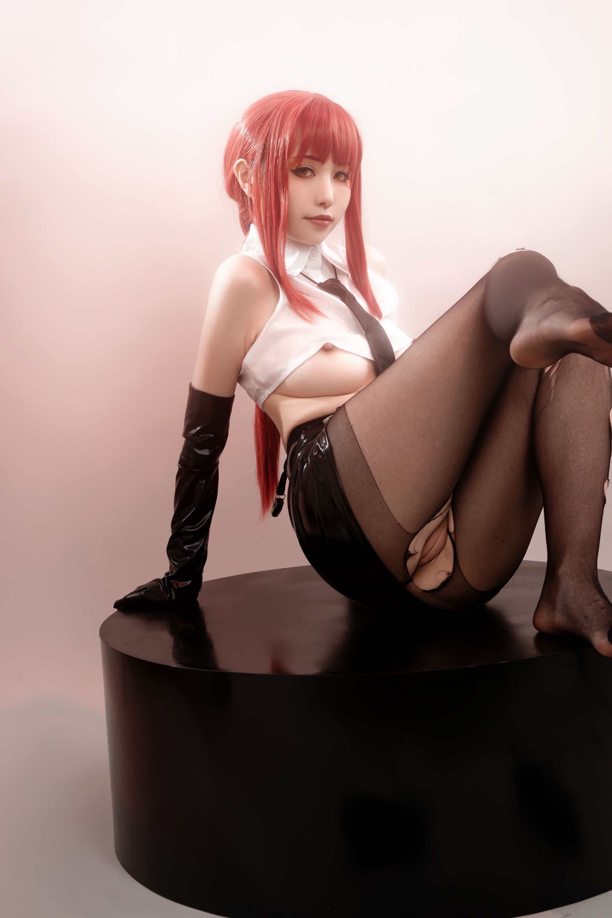 Hornycos - Cosplays đẹp mắt tóc đỏ như người đàn ông cưa máy Makima (Patreon)