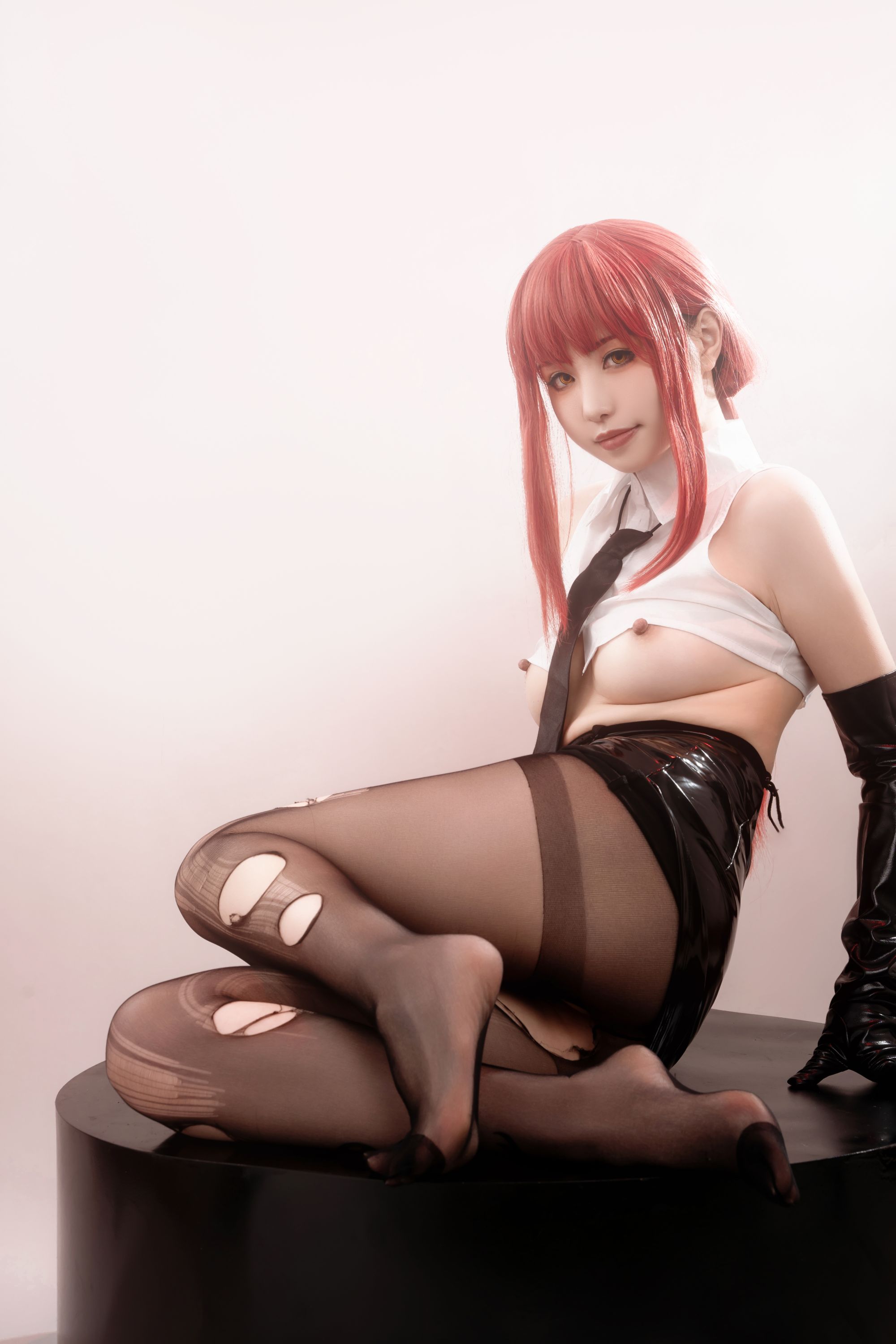 Hornycos - Cosplays đẹp mắt tóc đỏ như người đàn ông cưa máy Makima (Patreon)