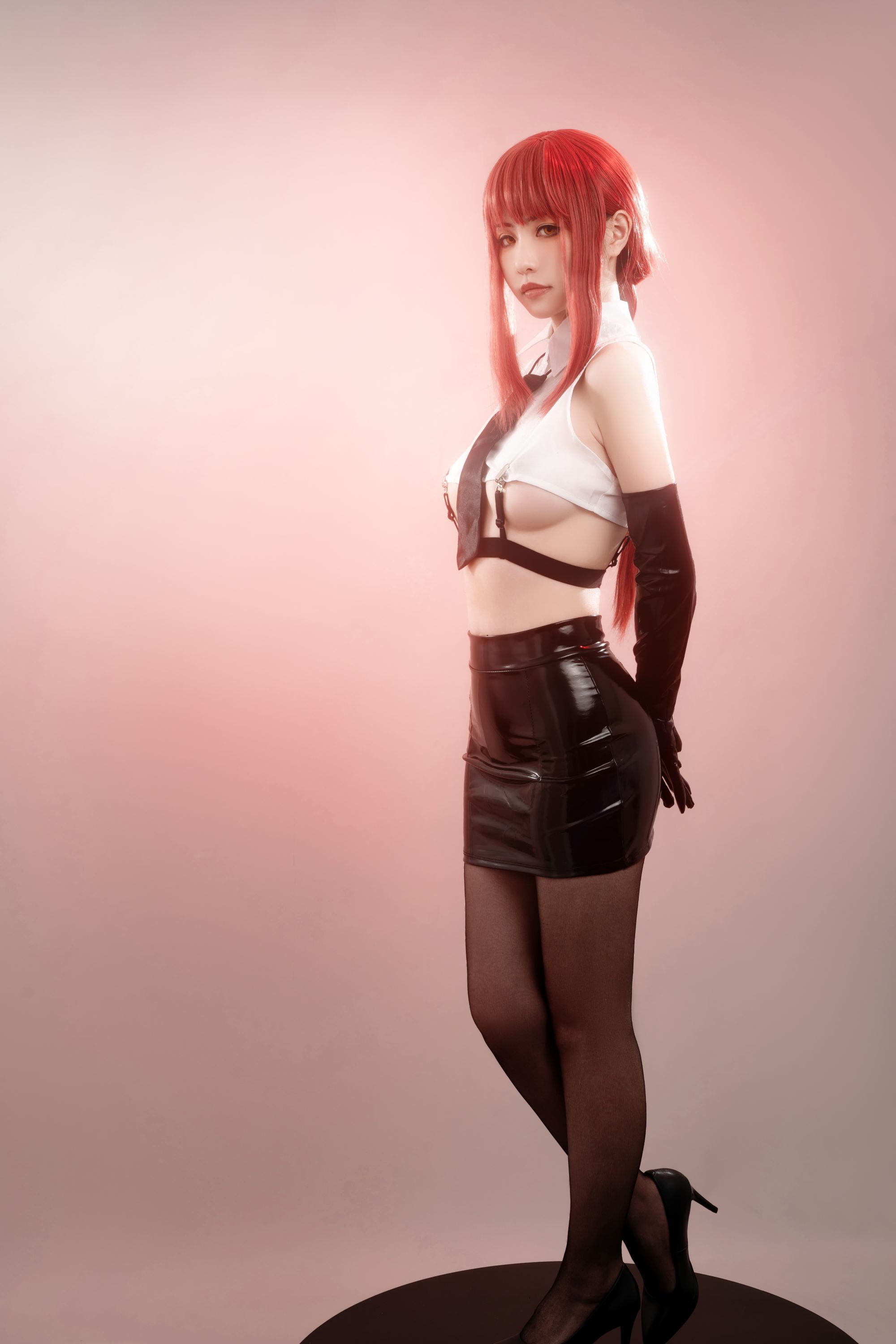 Hornycos - Cosplays đẹp mắt tóc đỏ như người đàn ông cưa máy Makima (Patreon)