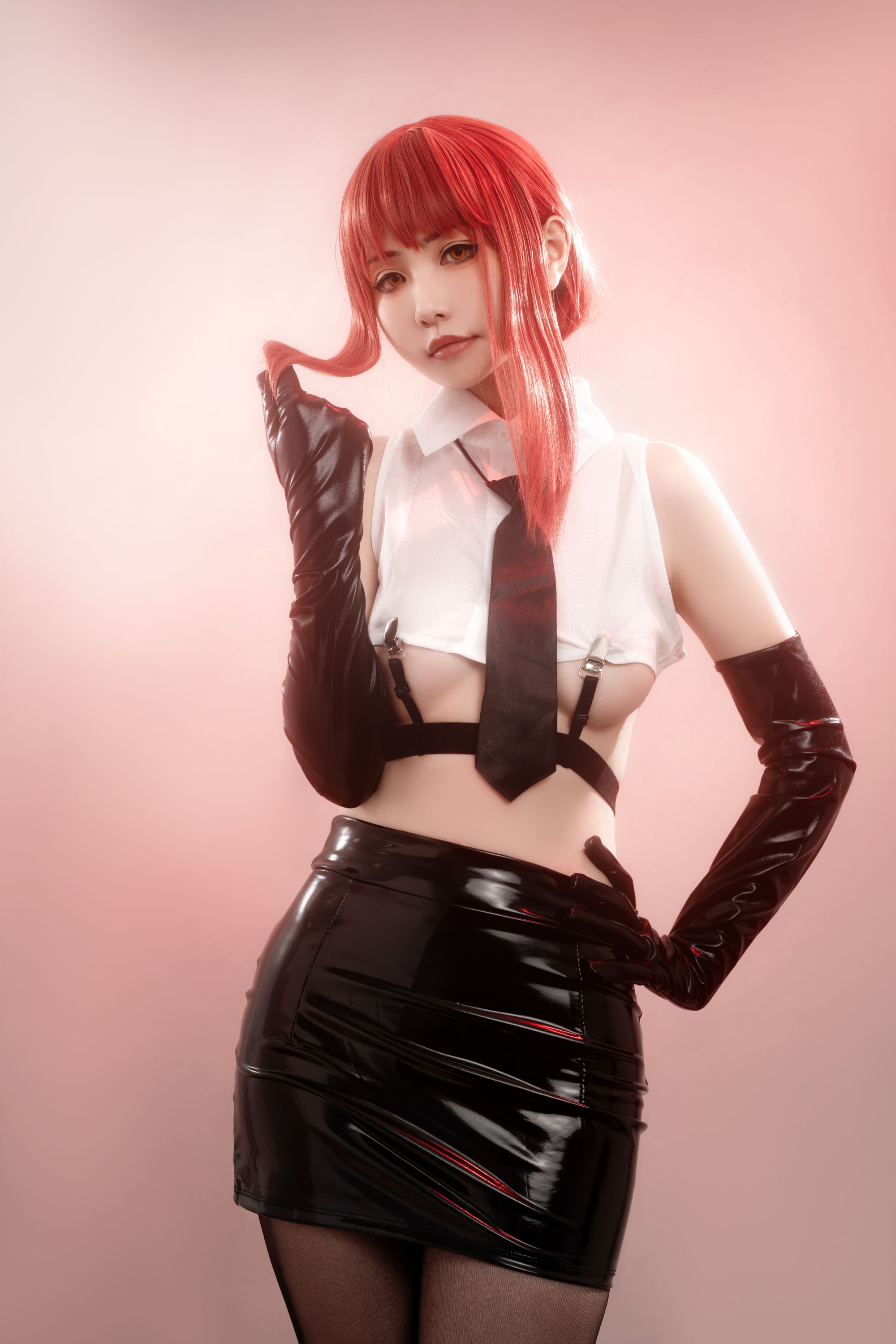 Hornycos - Cosplays đẹp mắt tóc đỏ như người đàn ông cưa máy Makima (Patreon)