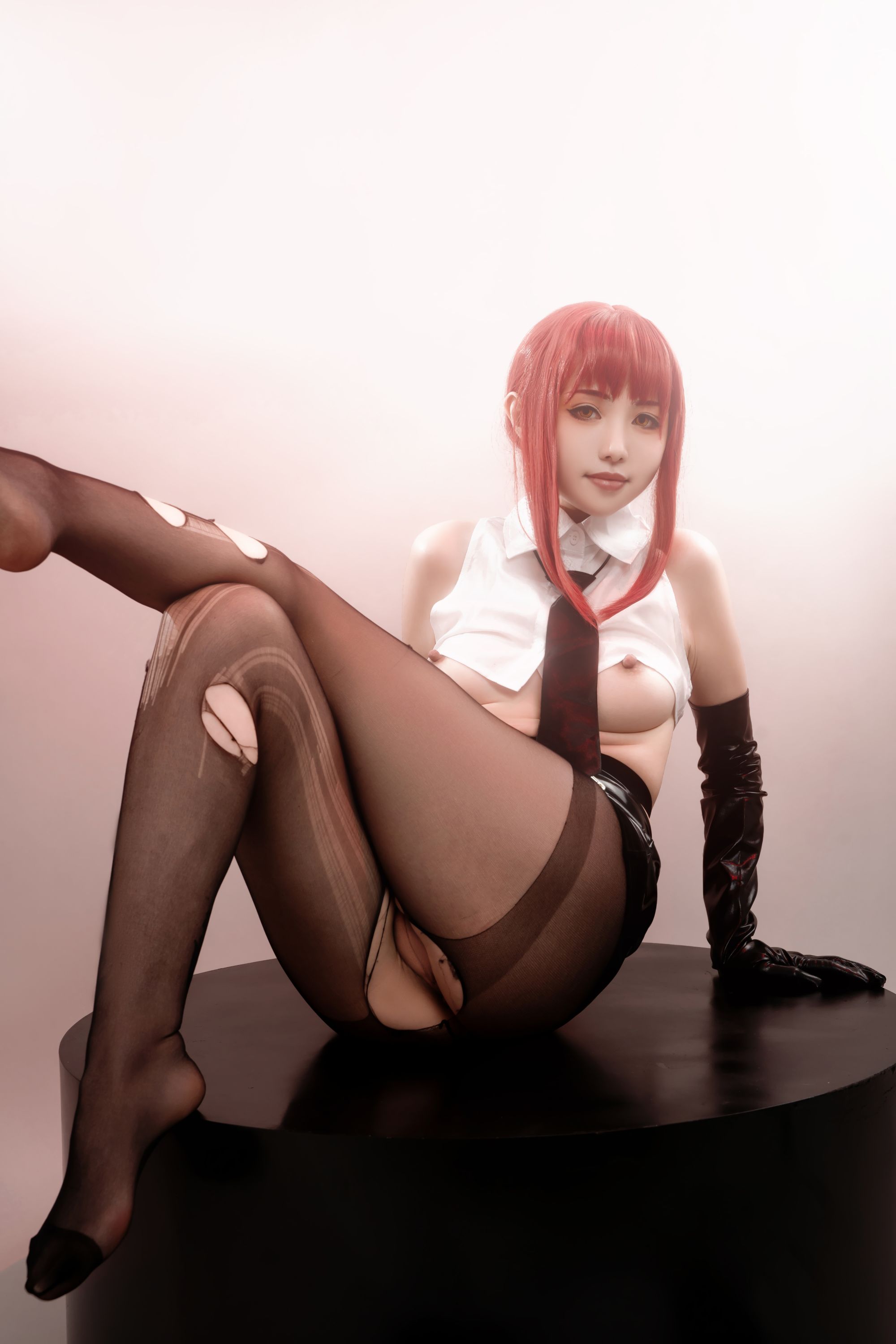 Hornycos - Cosplays đẹp mắt tóc đỏ như người đàn ông cưa máy Makima (Patreon)