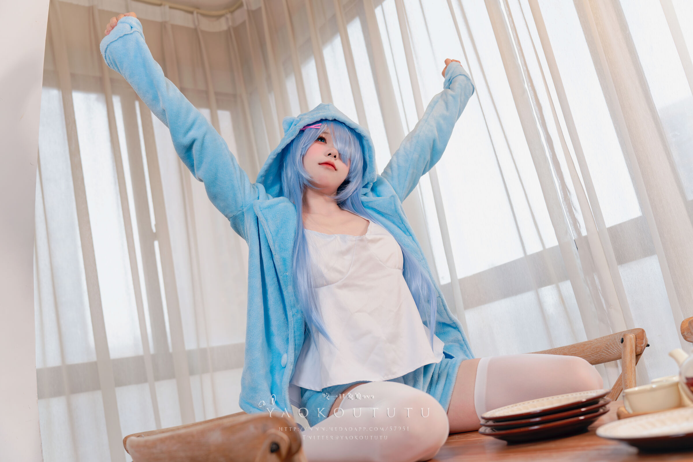 Thỏ dính - Rem Meow