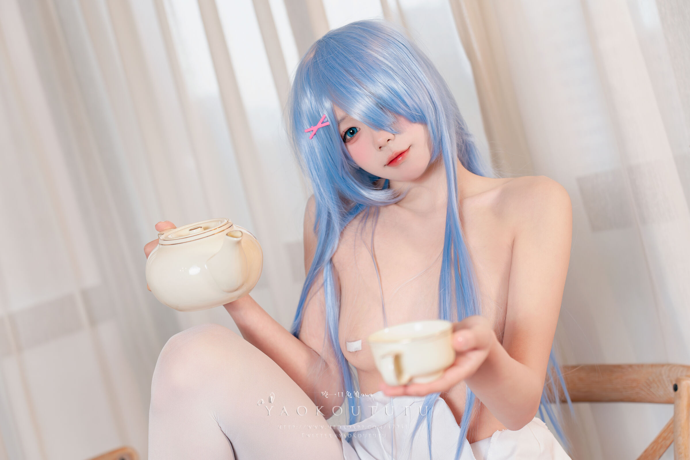 Thỏ dính - Rem Meow