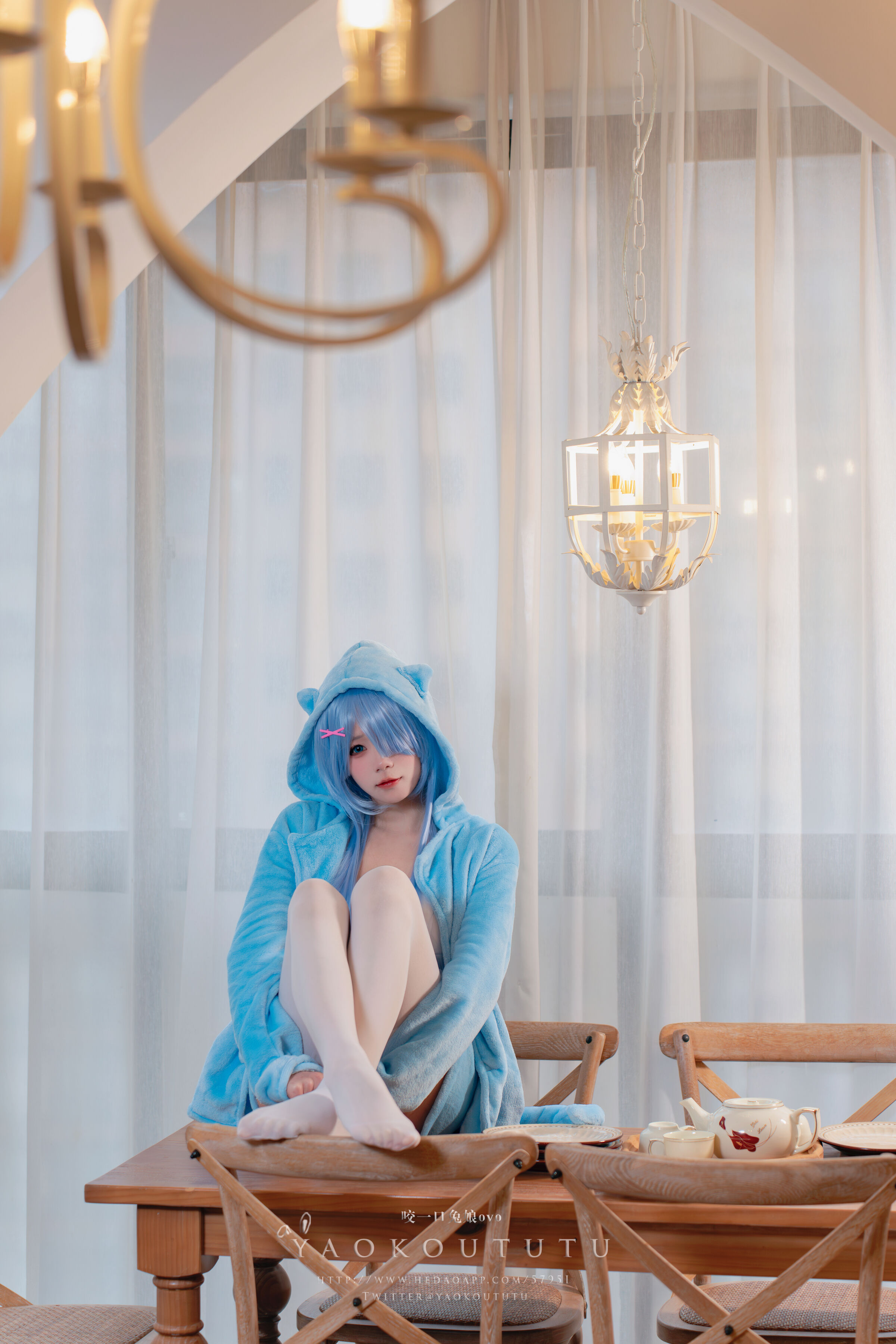 Thỏ dính - Rem Meow