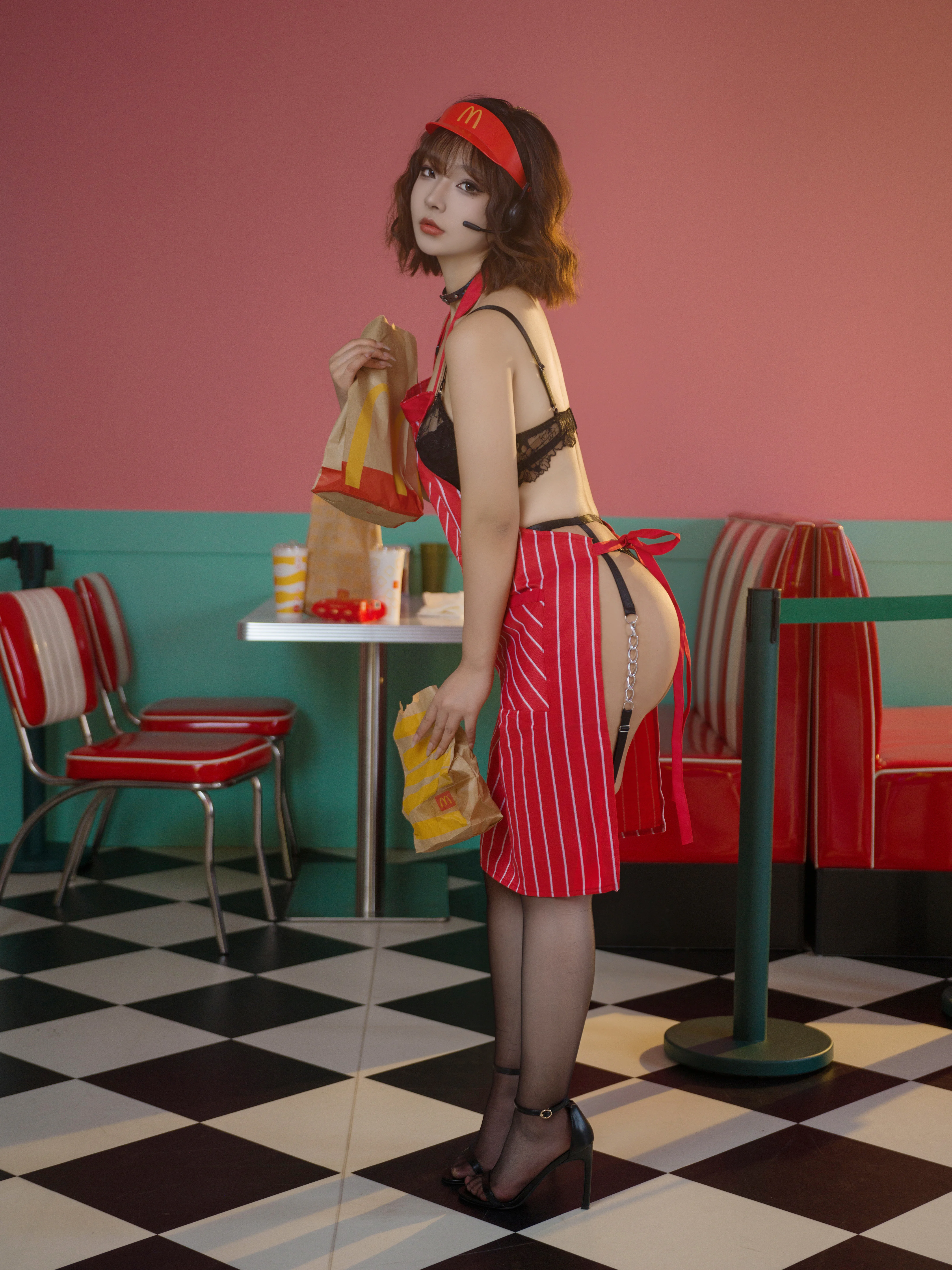 Yuuhui yuhui số 35 nhân viên phục vụ của McDonald