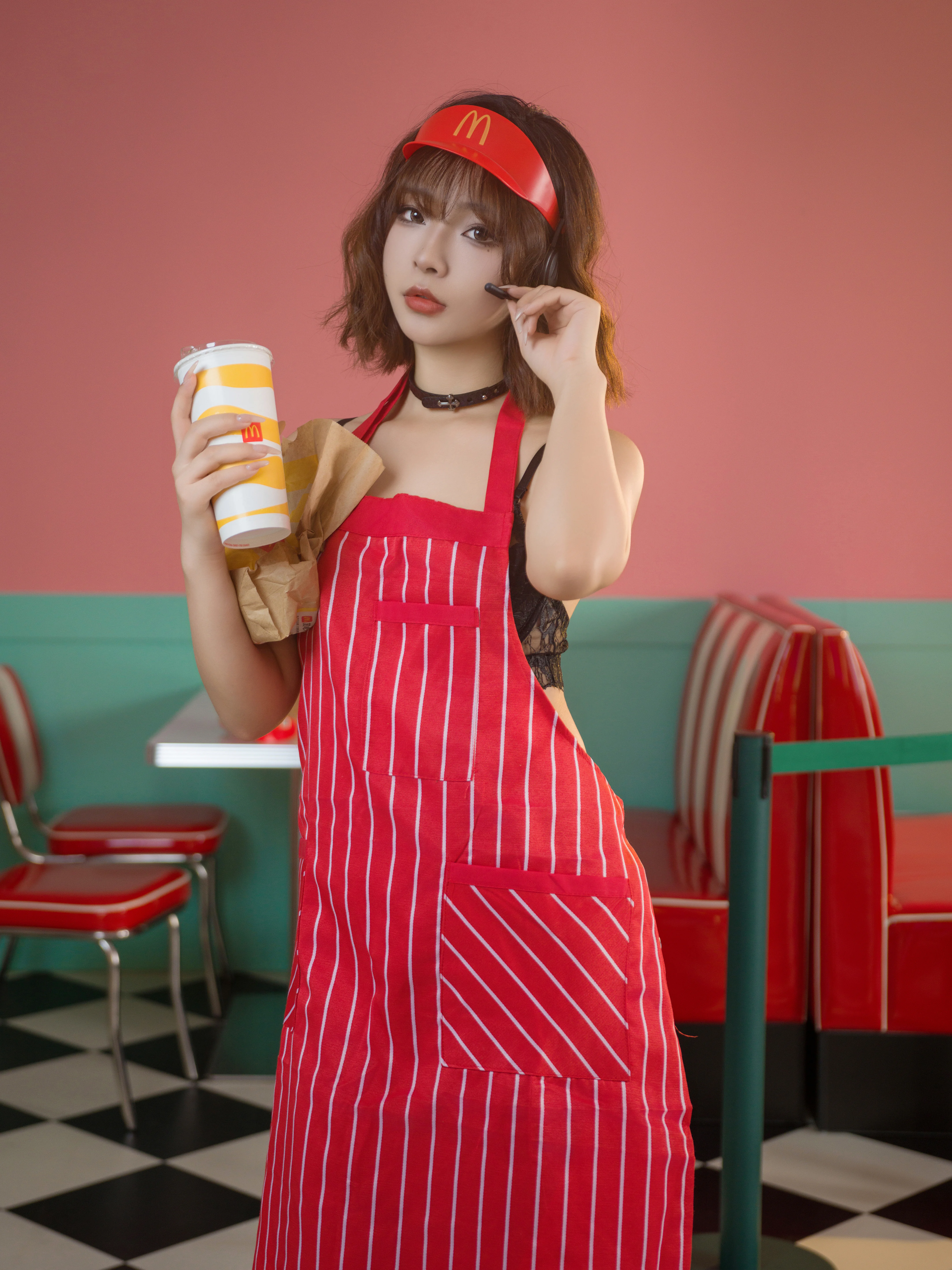 Yuuhui yuhui số 35 nhân viên phục vụ của McDonald