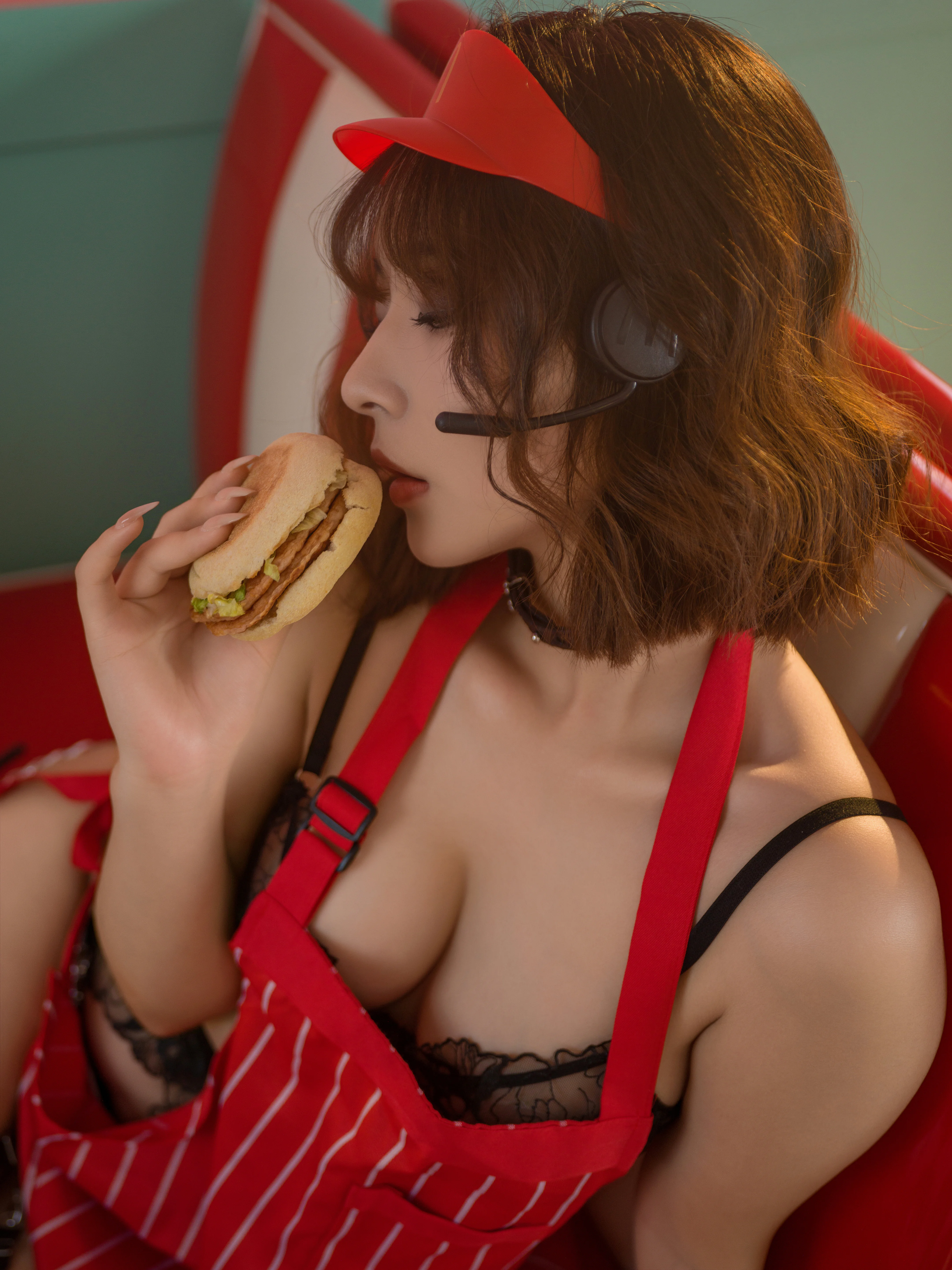 Yuuhui yuhui số 35 nhân viên phục vụ của McDonald