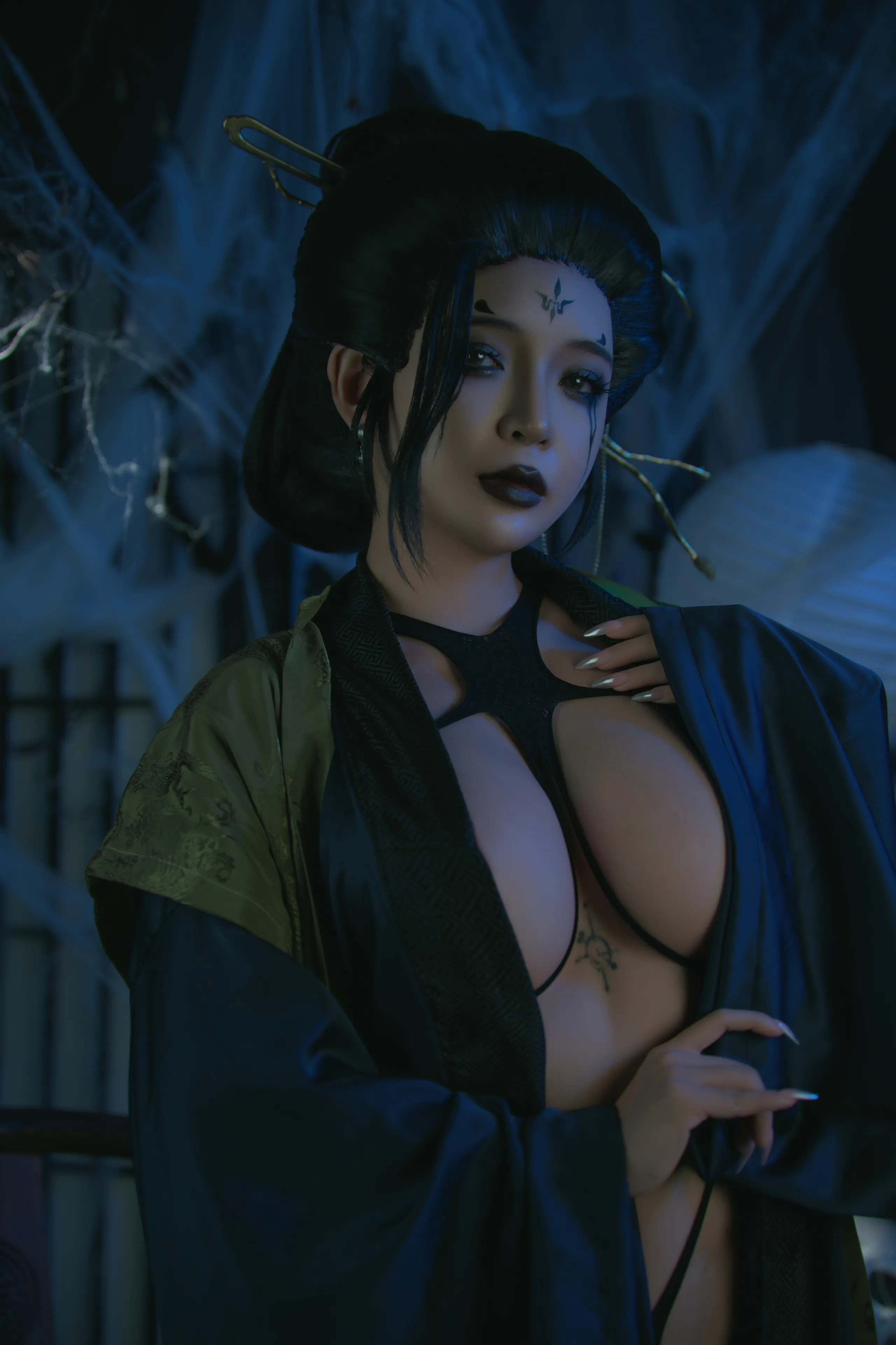 Umeko J - chị gái thứ tư