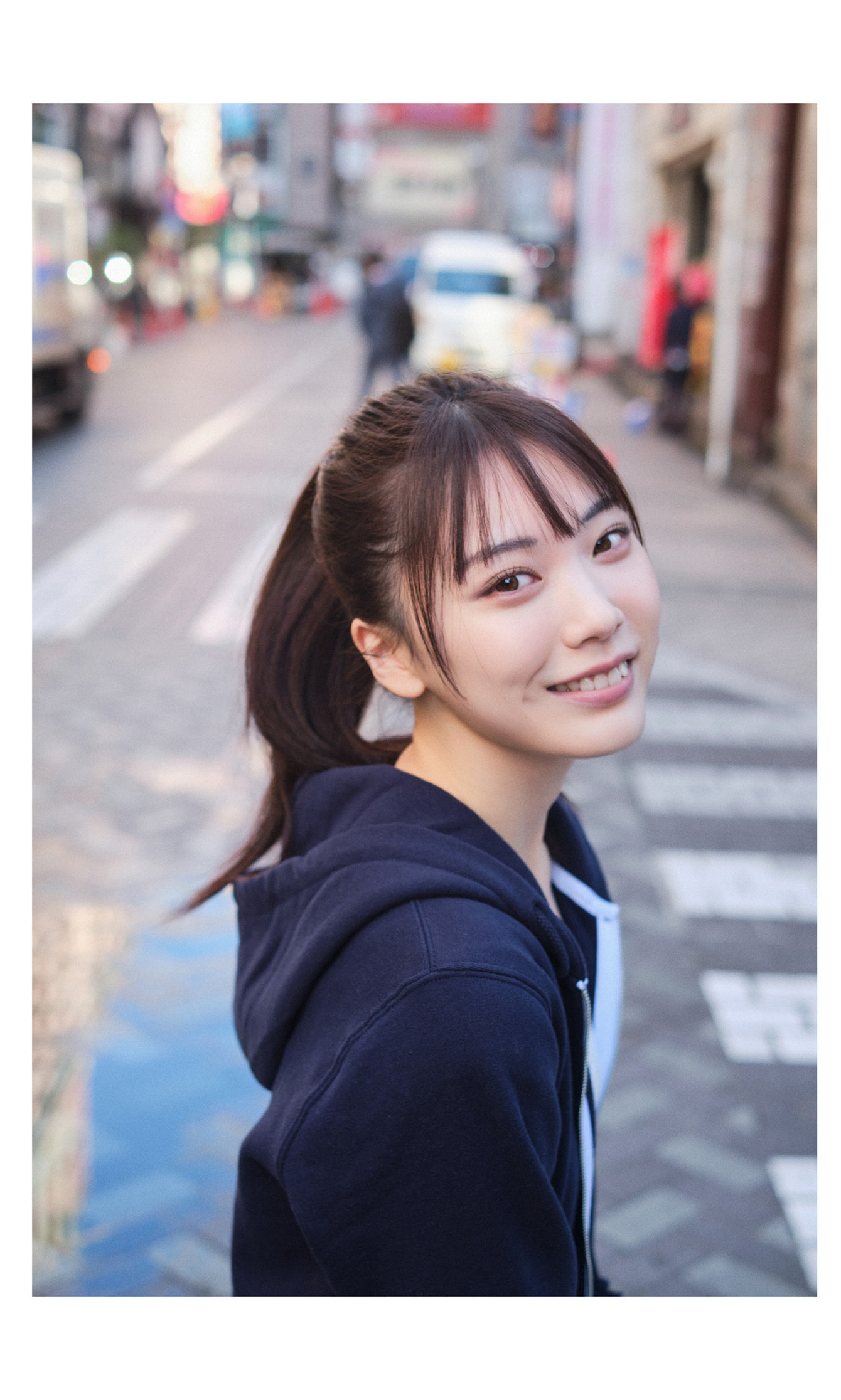 Ishikawa Mio Photobook "Ngày tôi bắt đầu với bạn gái của tôi"