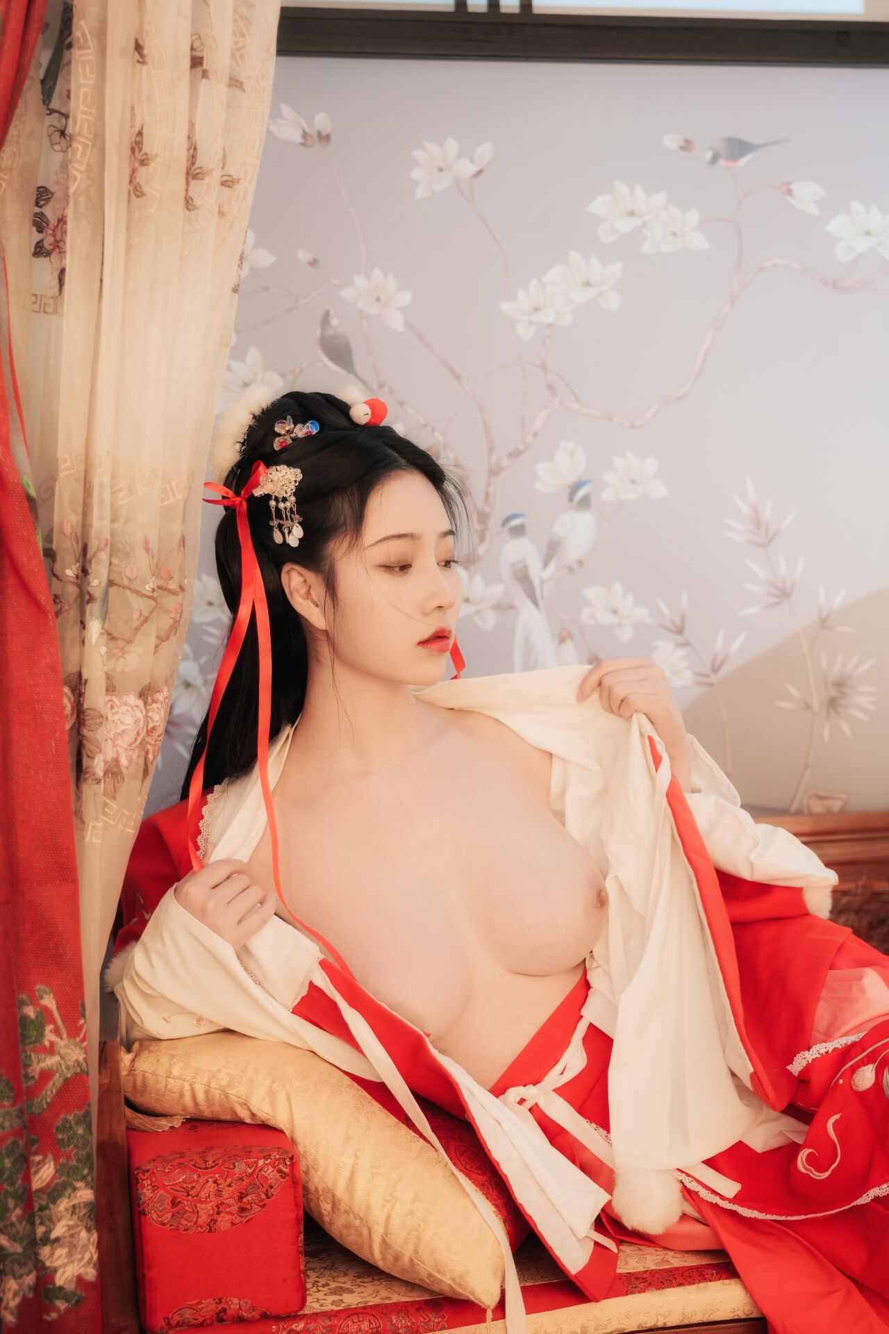 Hàng năm - Dianjiang Lip