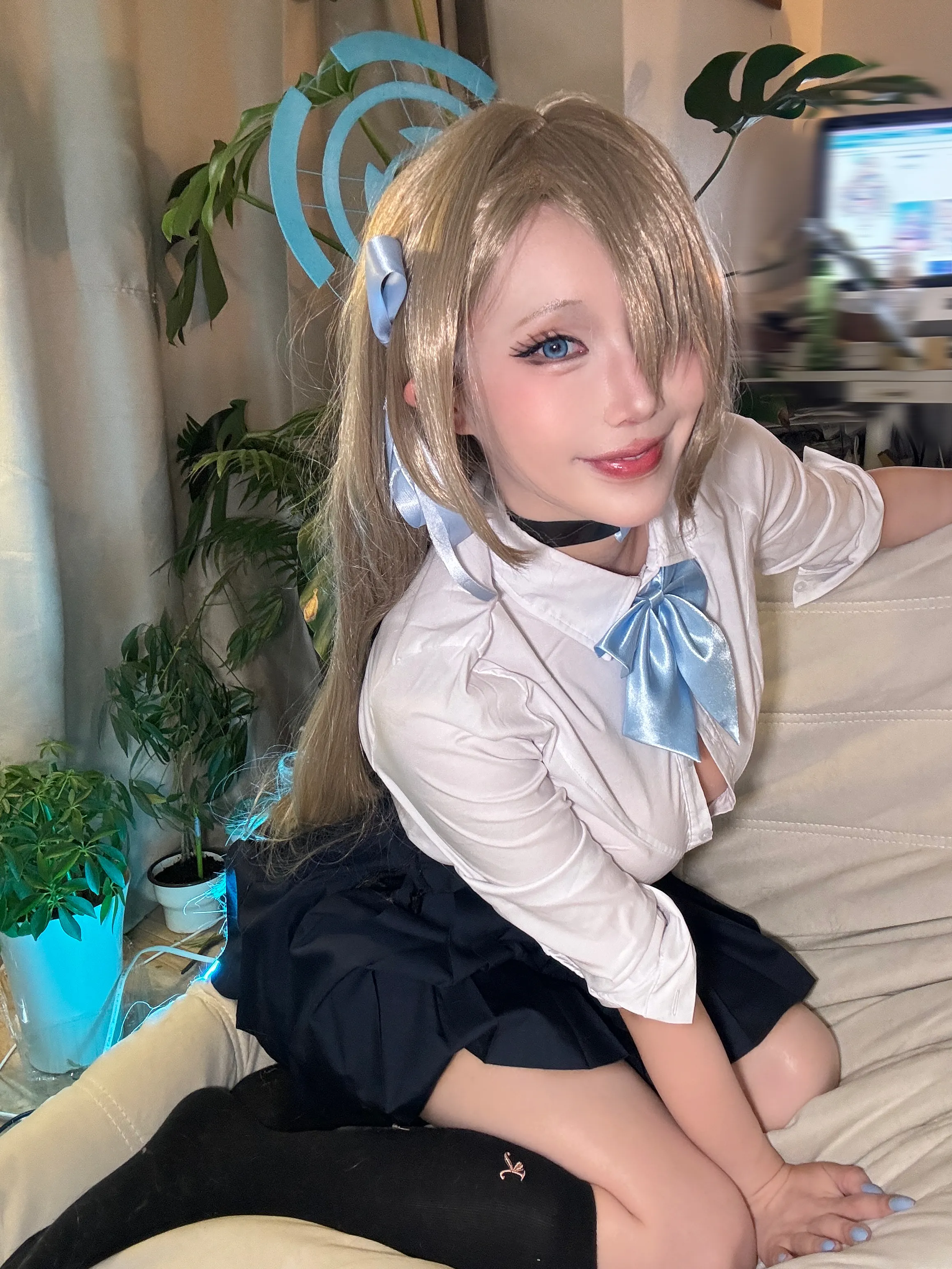 Cut Celia - Selfie đồng phục Ashina