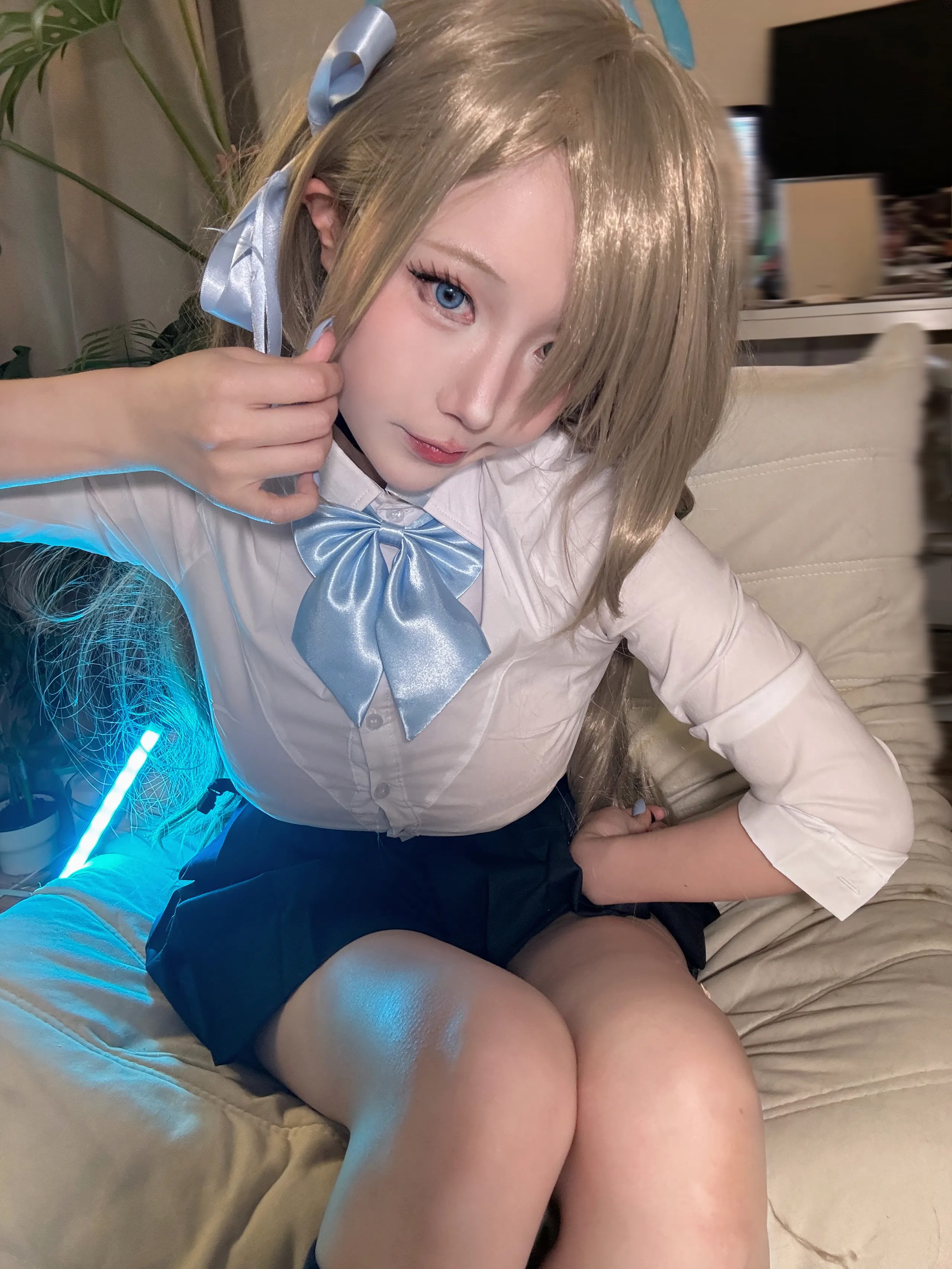 Cut Celia - Selfie đồng phục Ashina