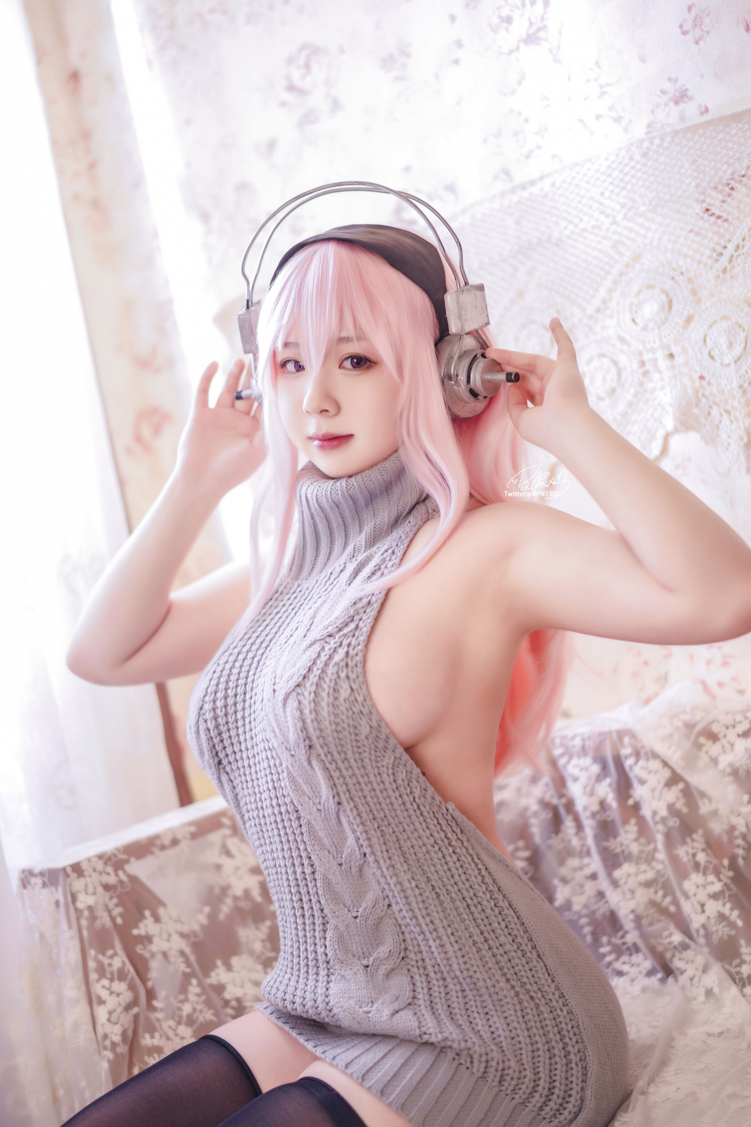 Sữa Pipi rất dễ thương - áo len không có lưng siêu Sony