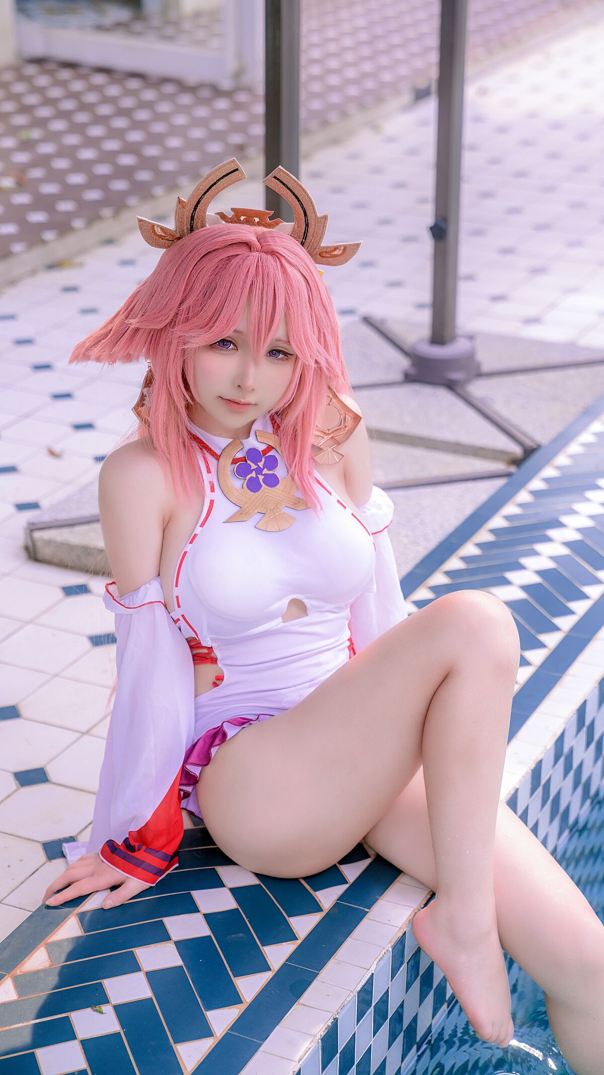 Eriri - Yae Miko bơi