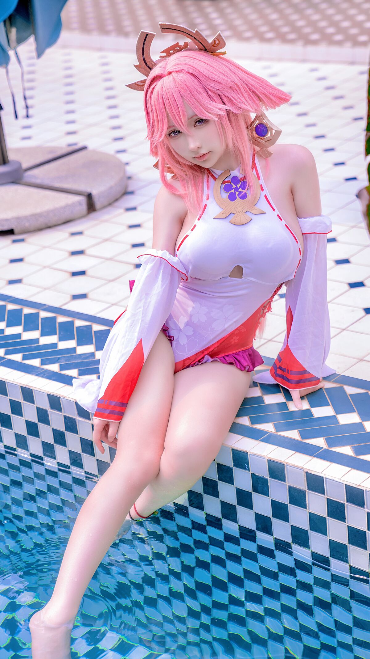 Eriri - Yae Miko bơi