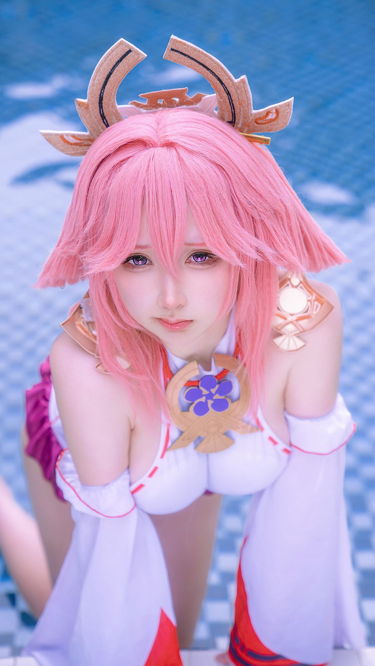 Eriri - Yae Miko bơi