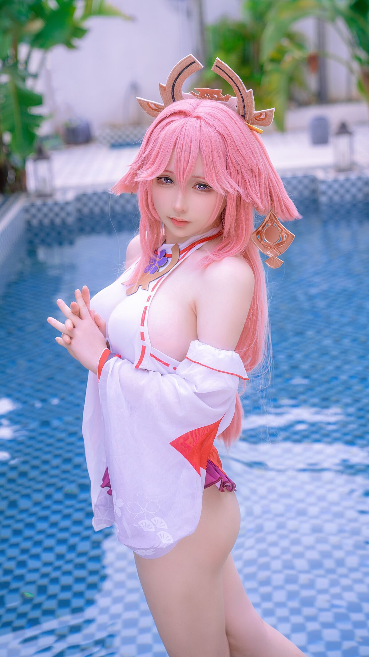 Eriri - Yae Miko bơi