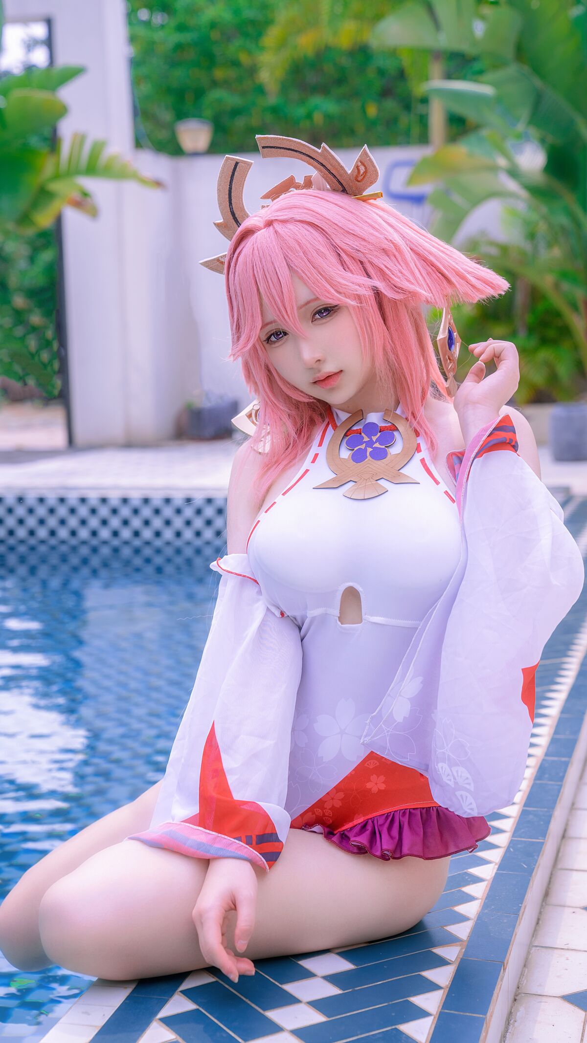Eriri - Yae Miko bơi