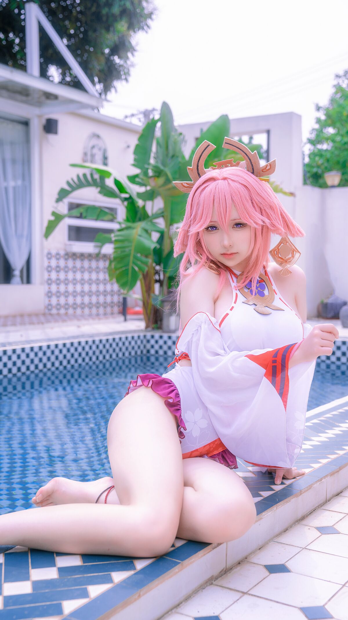 Eriri - Yae Miko bơi