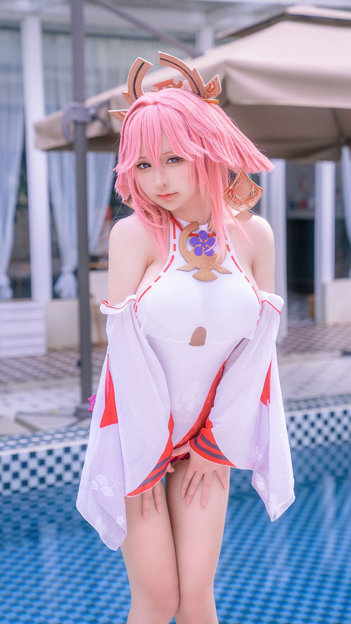 Eriri - Yae Miko bơi