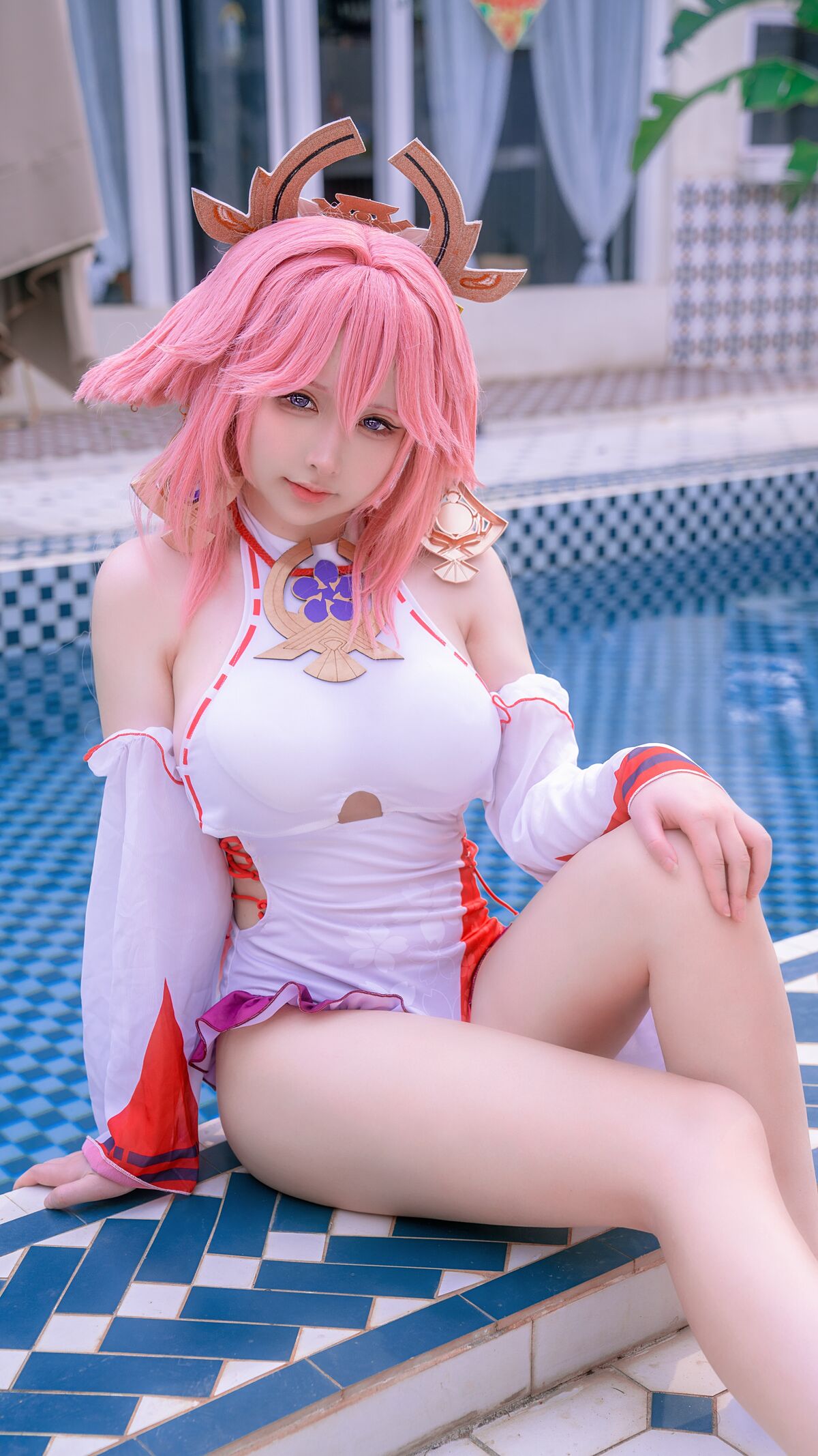 Eriri - Yae Miko bơi