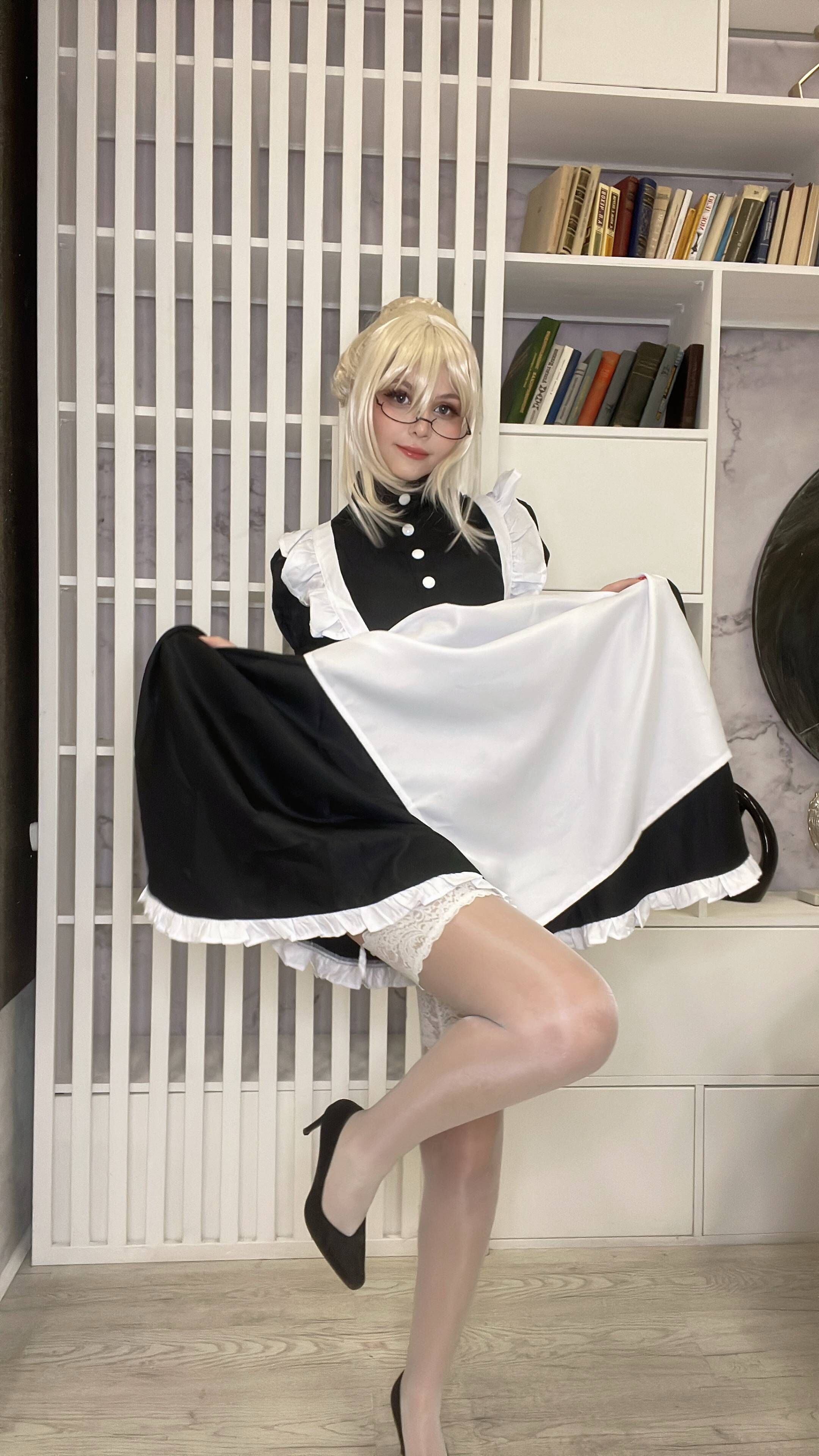 Tsuki Desu - Saber Maid