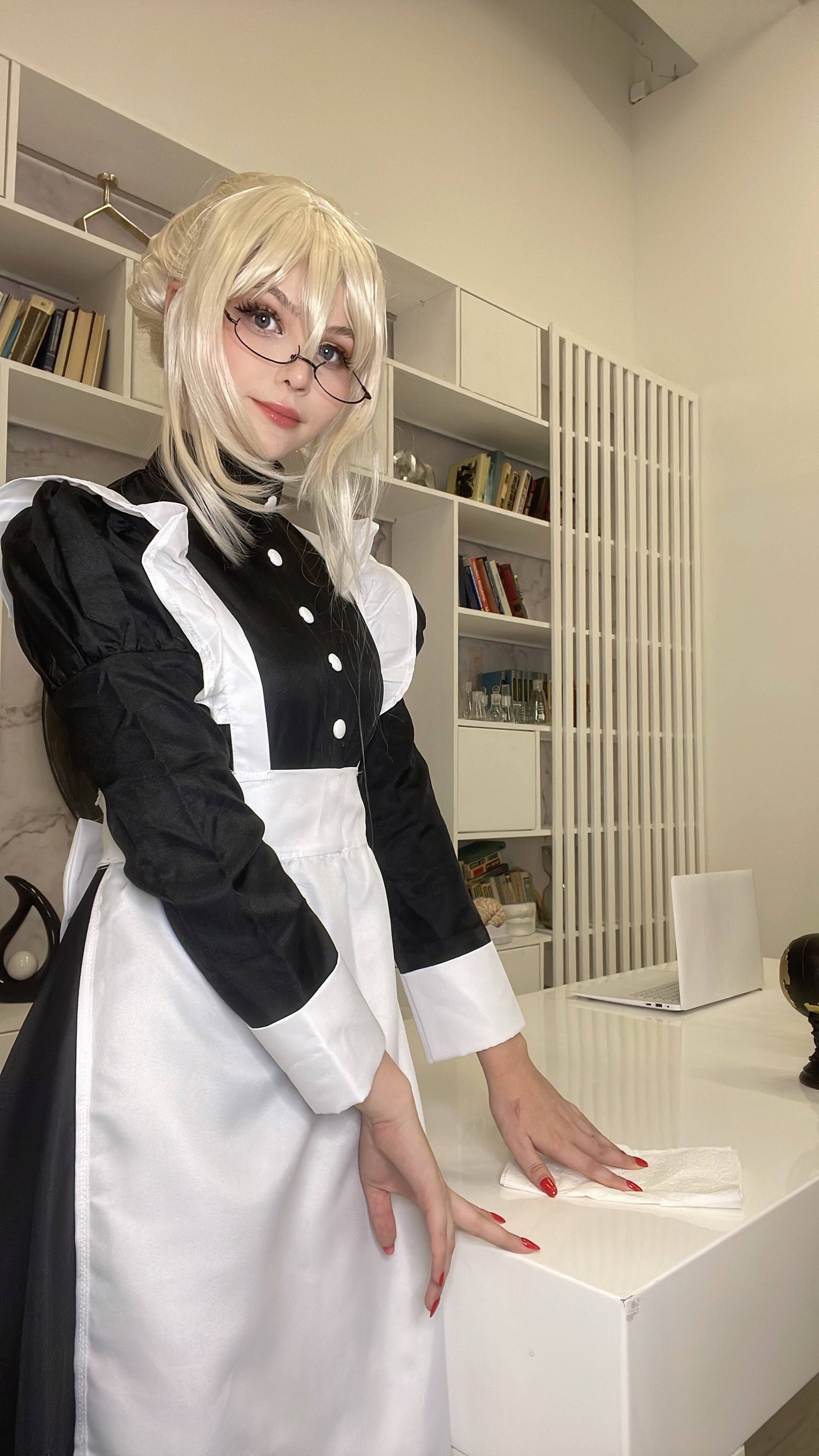 Tsuki Desu - Saber Maid