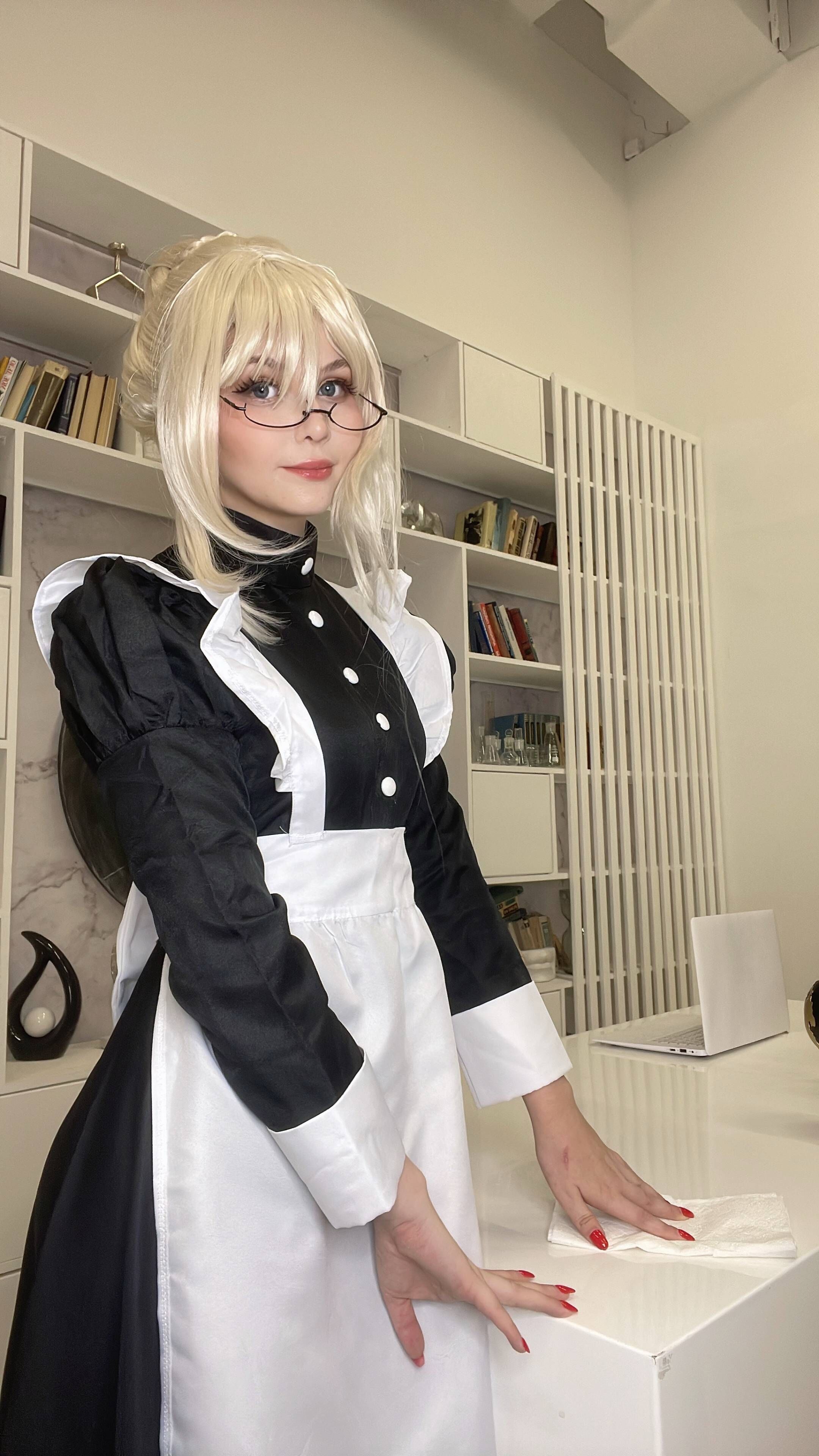Tsuki Desu - Saber Maid