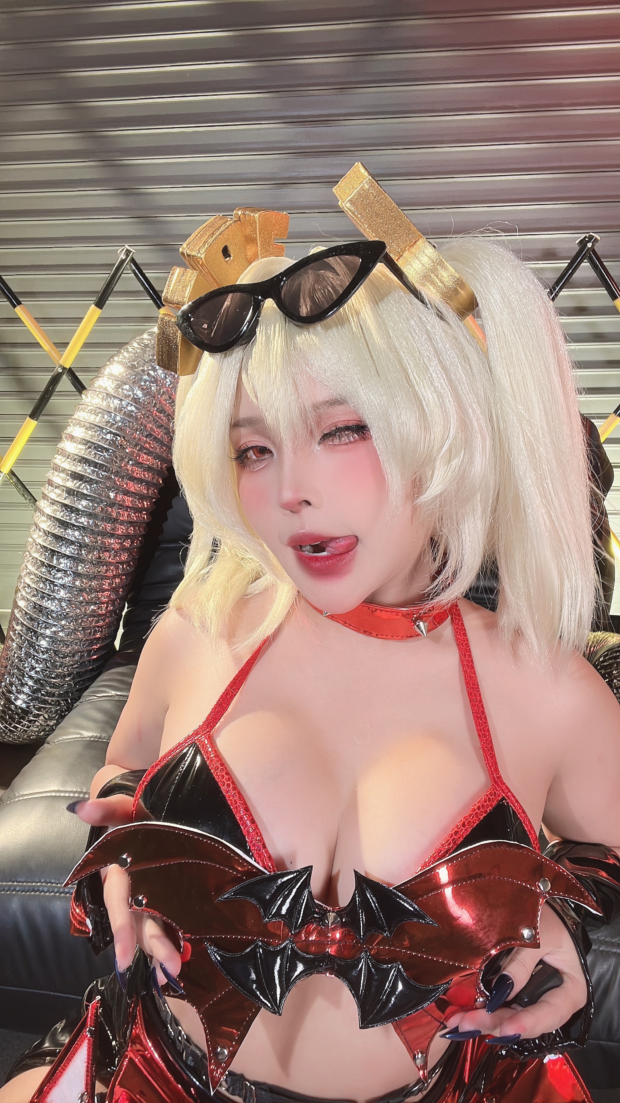 Neko Momo -Chan ／ You Momo - Burnice White