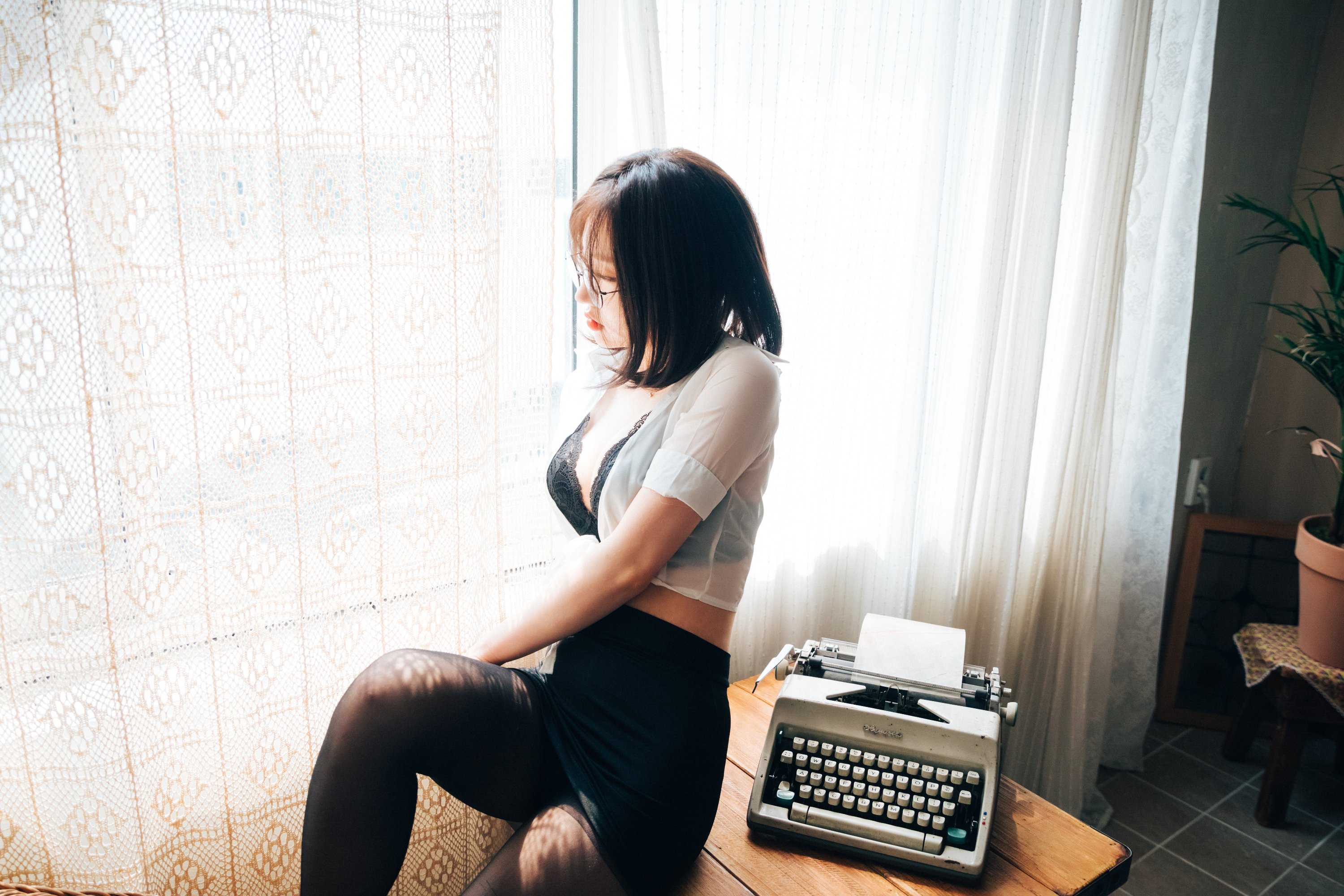 [Loozy] Ye -Eun 손예은 - Vol.1 + 10V của OfficeGirl