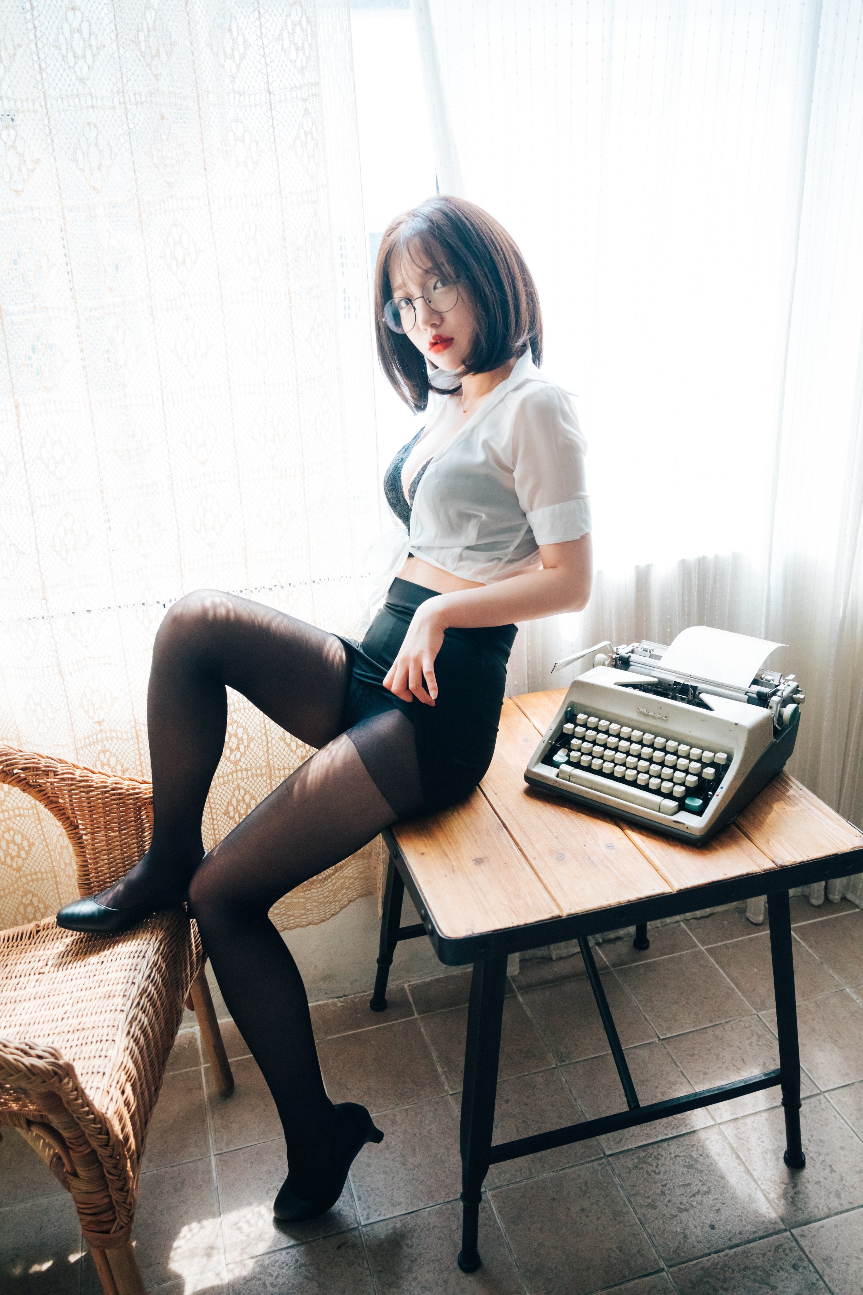 [Loozy] Ye -Eun 손예은 - Vol.1 + 10V của OfficeGirl