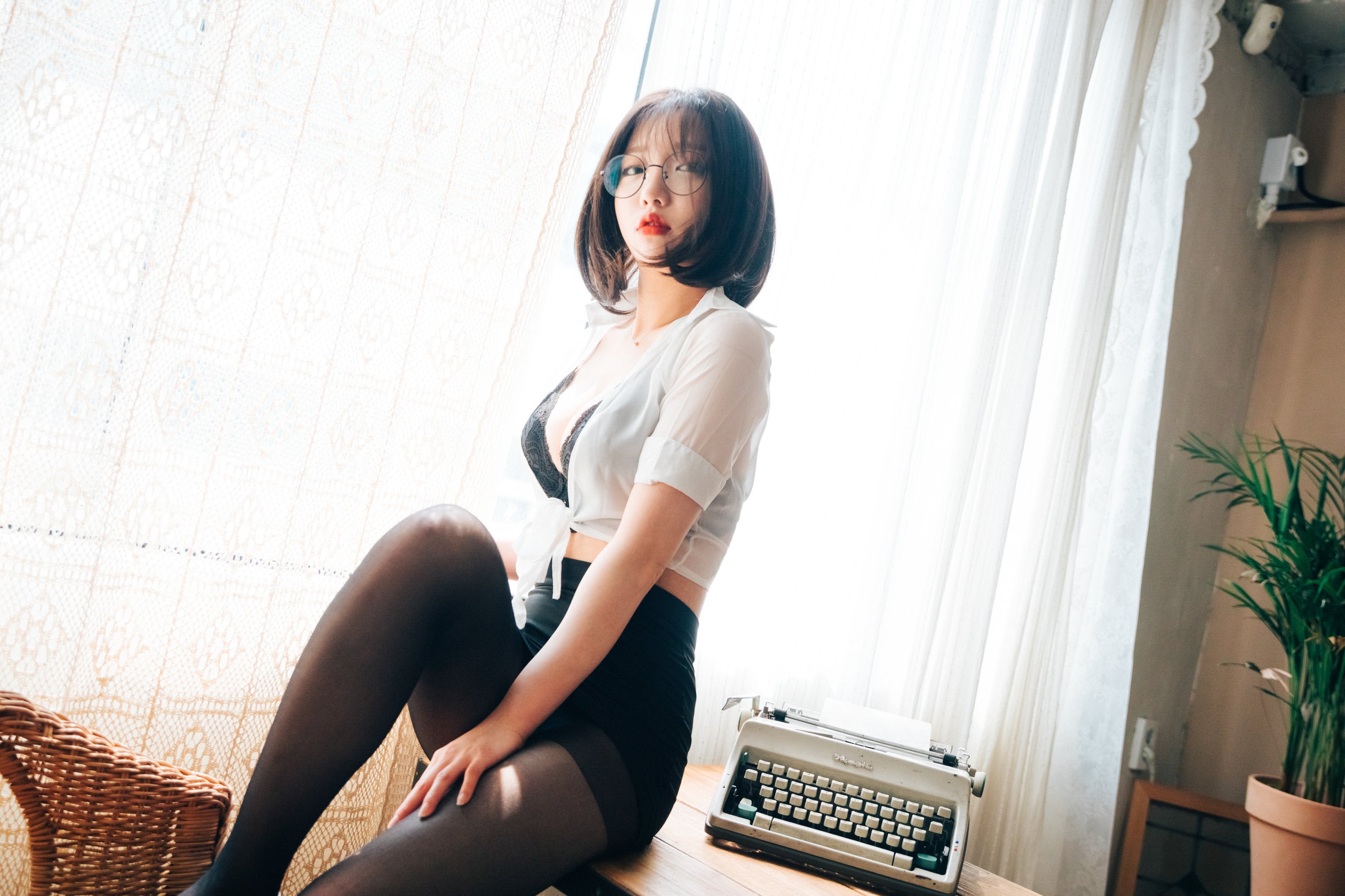 [Loozy] Ye -Eun 손예은 - Vol.1 + 10V của OfficeGirl