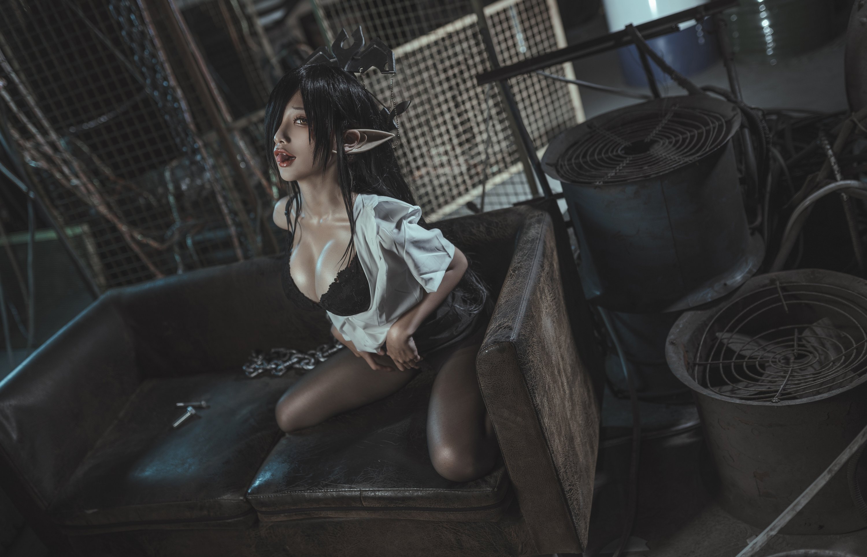 Momo Black Beast Queen ngu ngốc OL đồng phục