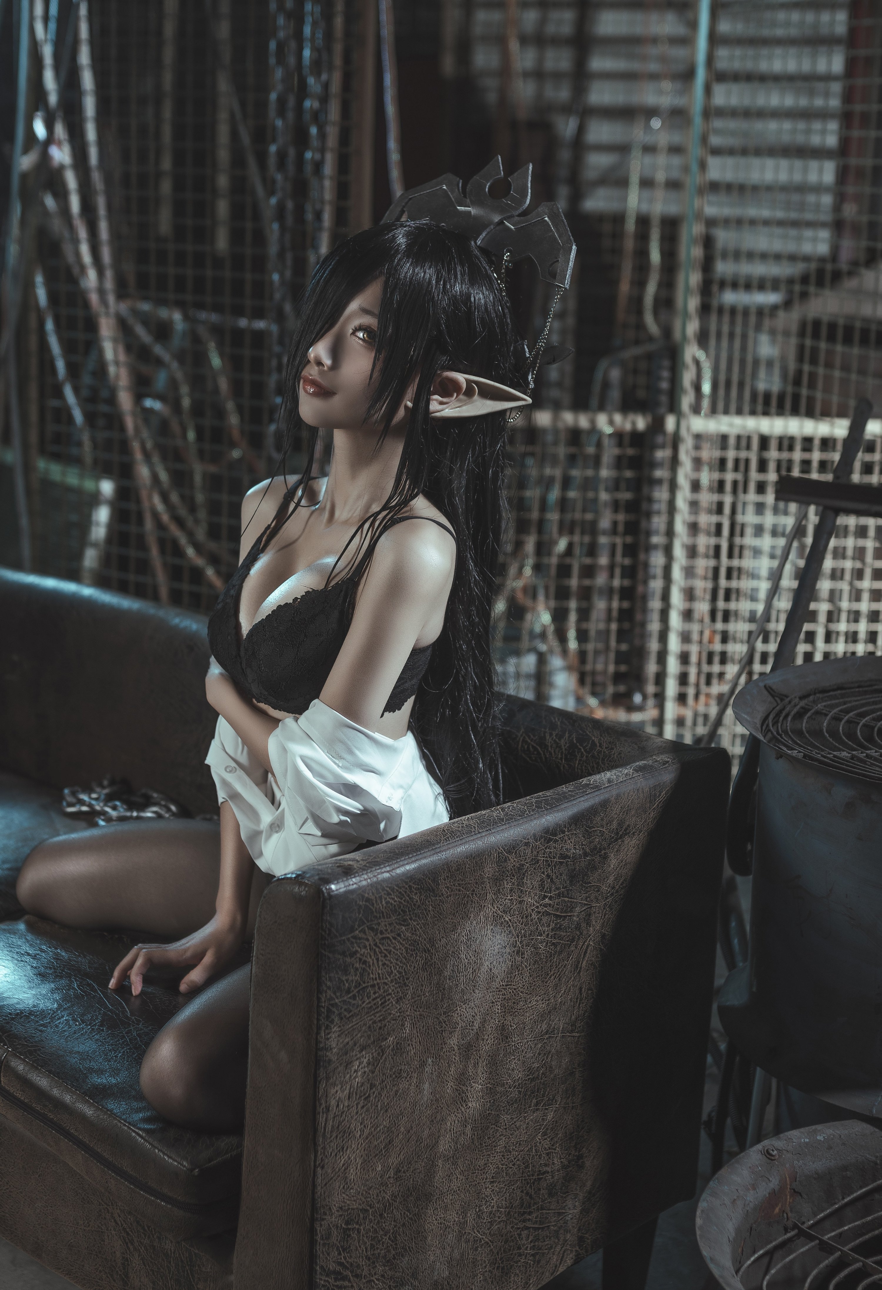 Momo Black Beast Queen ngu ngốc OL đồng phục
