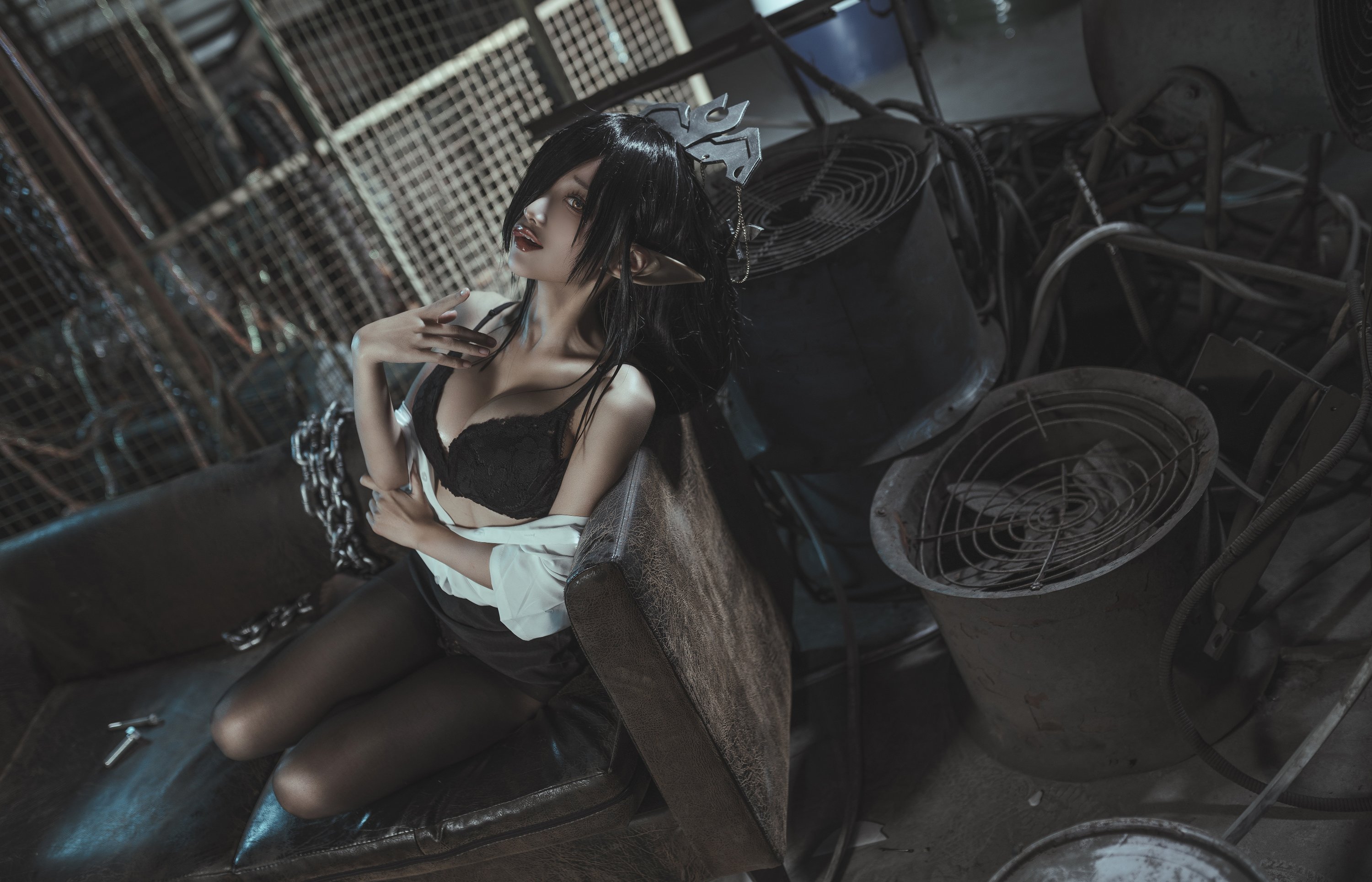 Momo Black Beast Queen ngu ngốc OL đồng phục