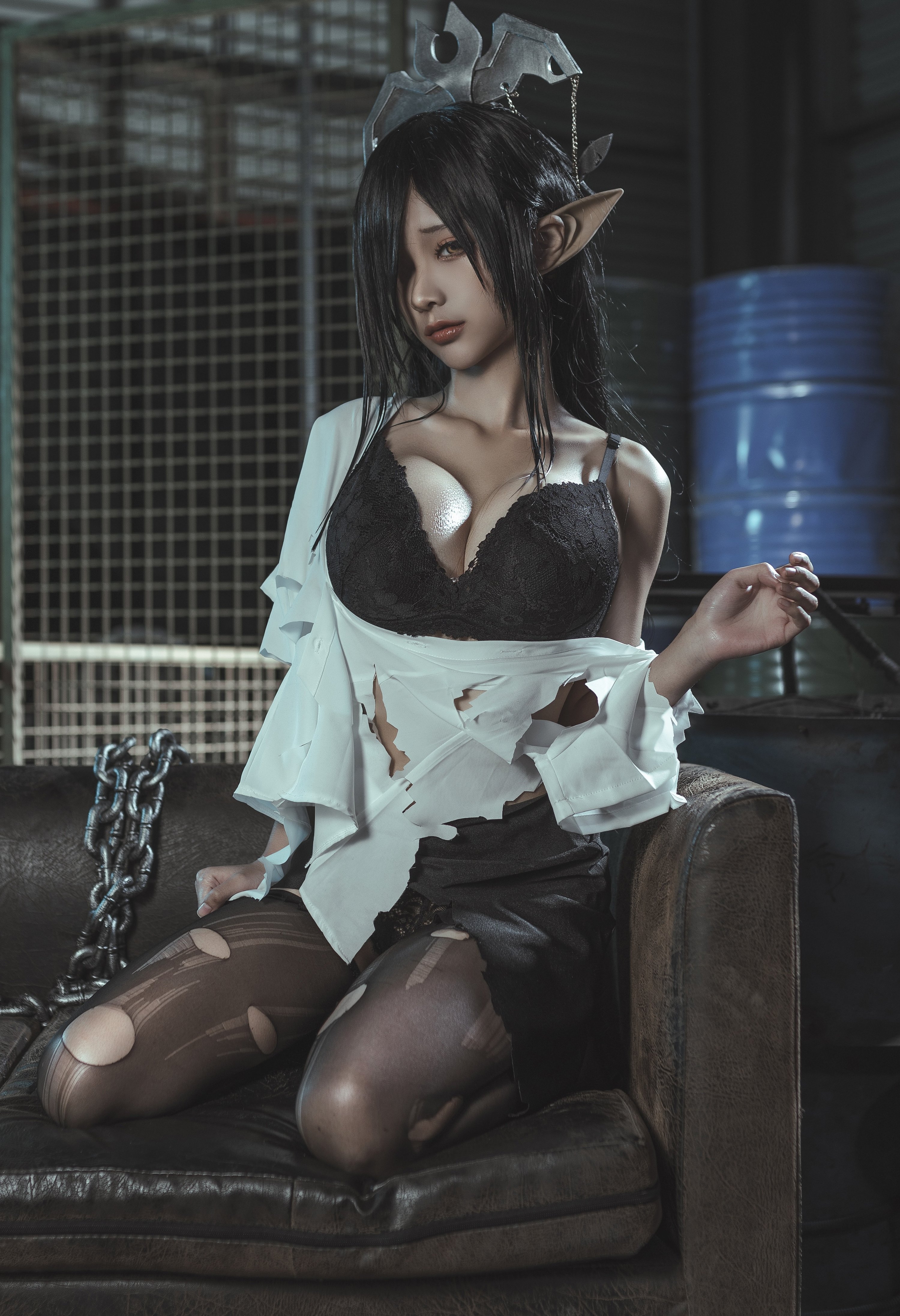 Momo Black Beast Queen ngu ngốc OL đồng phục