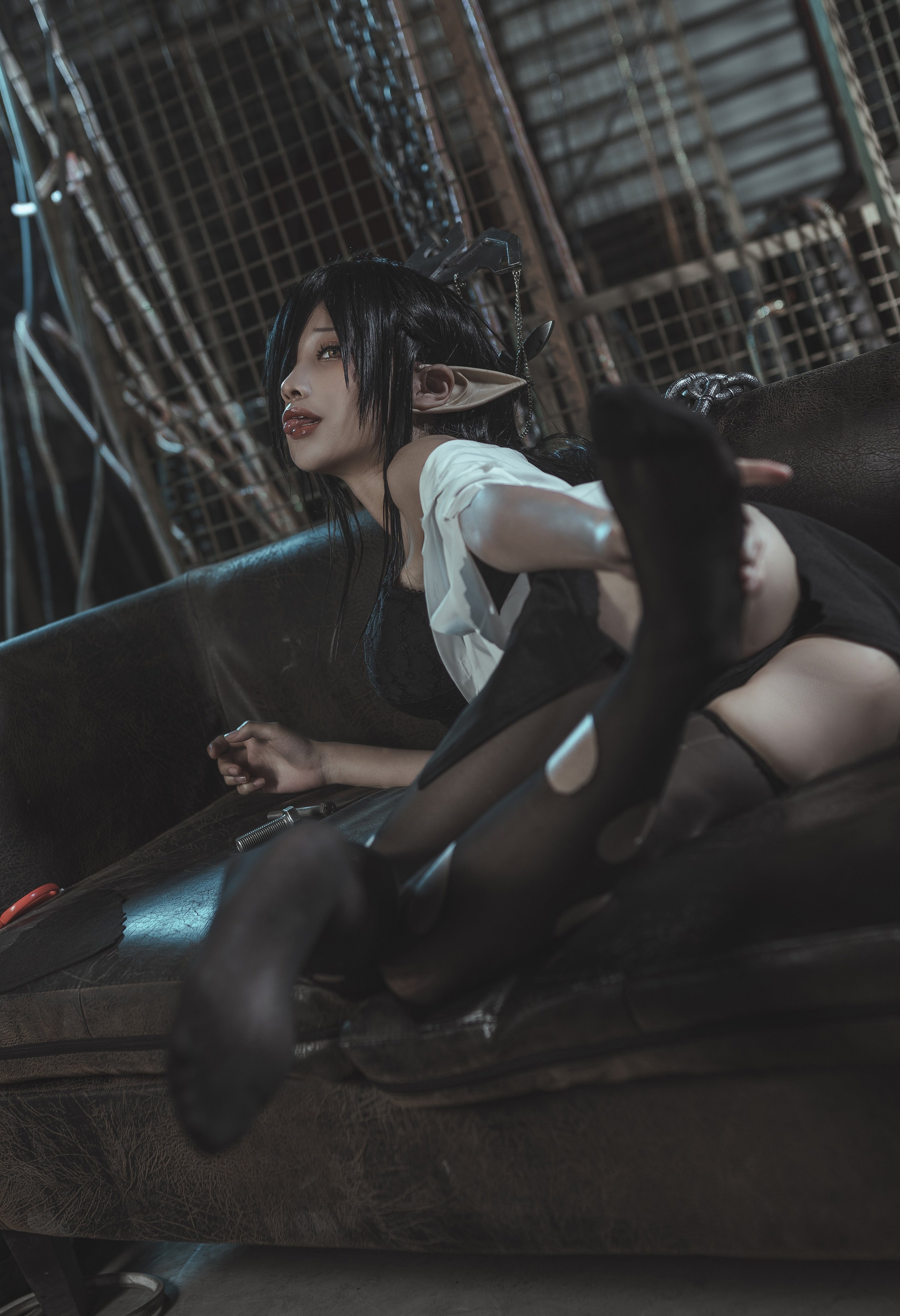 Momo Black Beast Queen ngu ngốc OL đồng phục