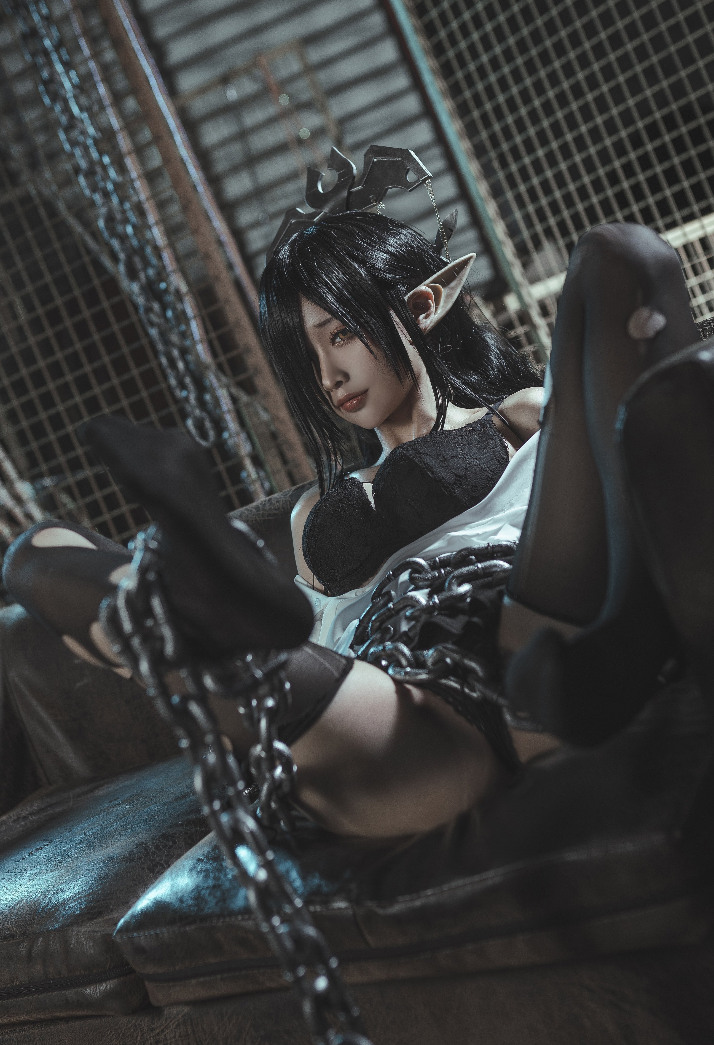 Momo Black Beast Queen ngu ngốc OL đồng phục