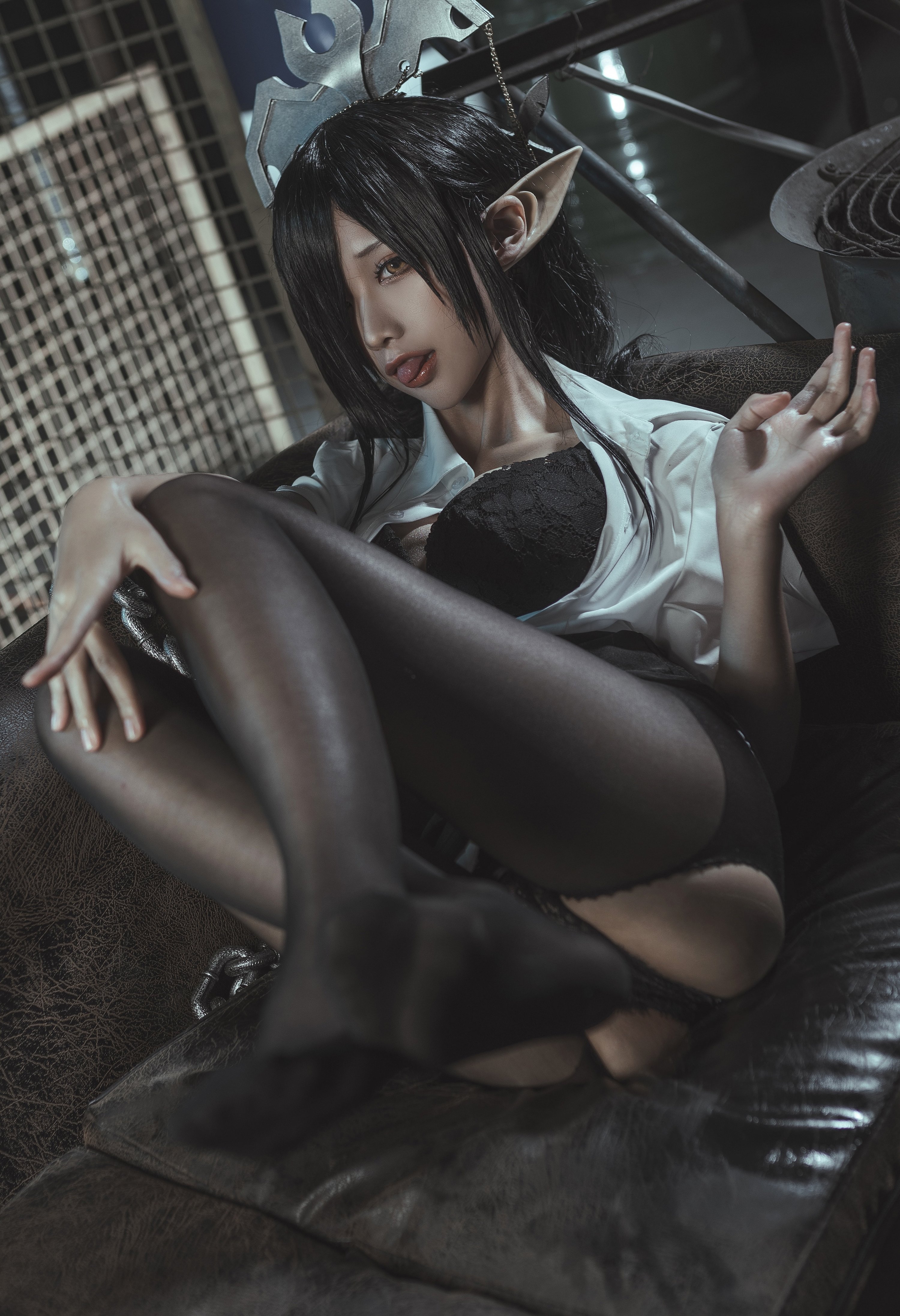 Momo Black Beast Queen ngu ngốc OL đồng phục