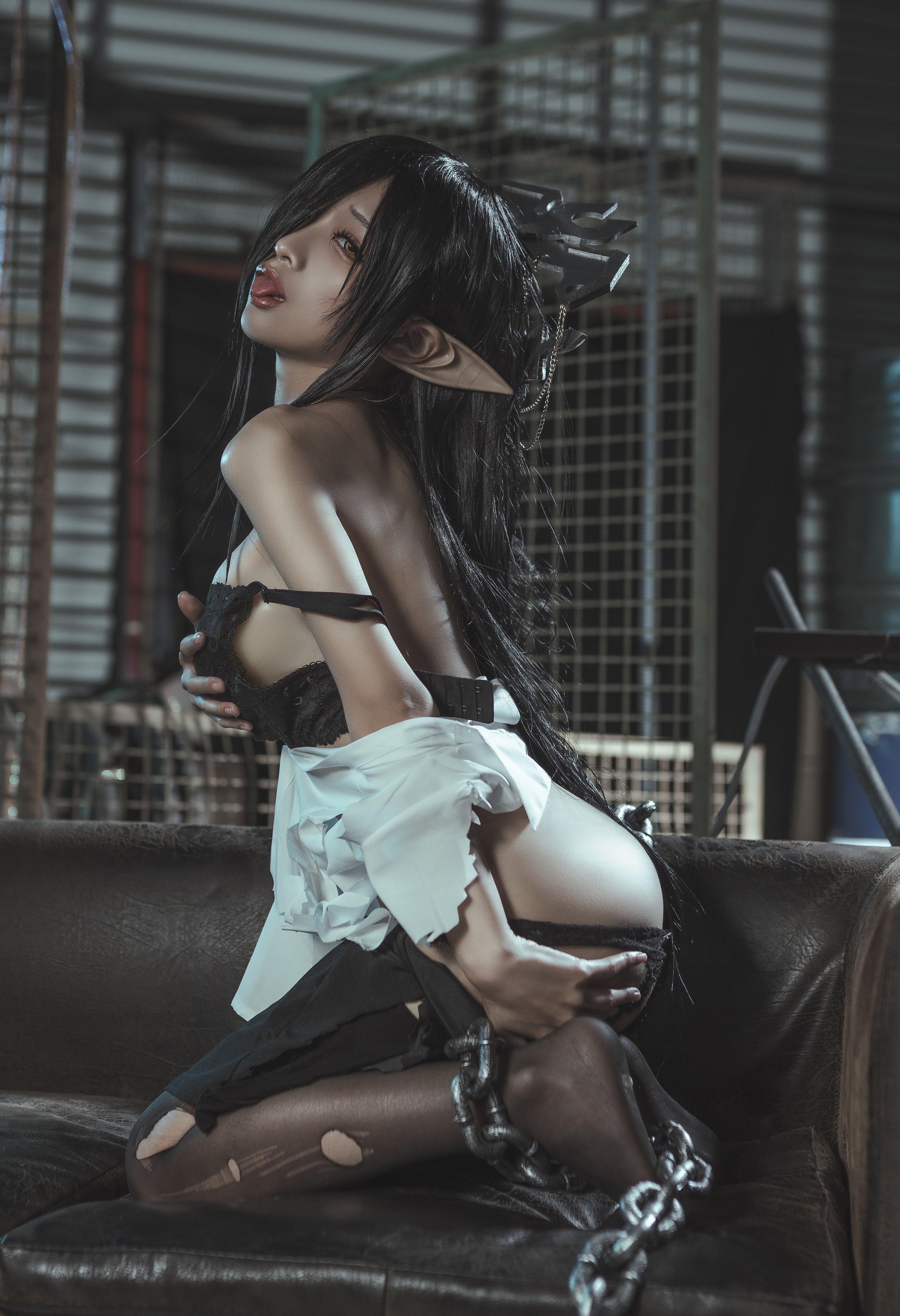 Momo Black Beast Queen ngu ngốc OL đồng phục