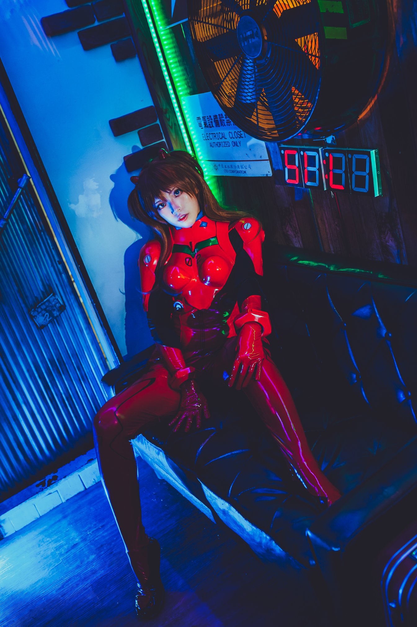絕對薙薙 lên tàu Cosplayer Asuka Langley