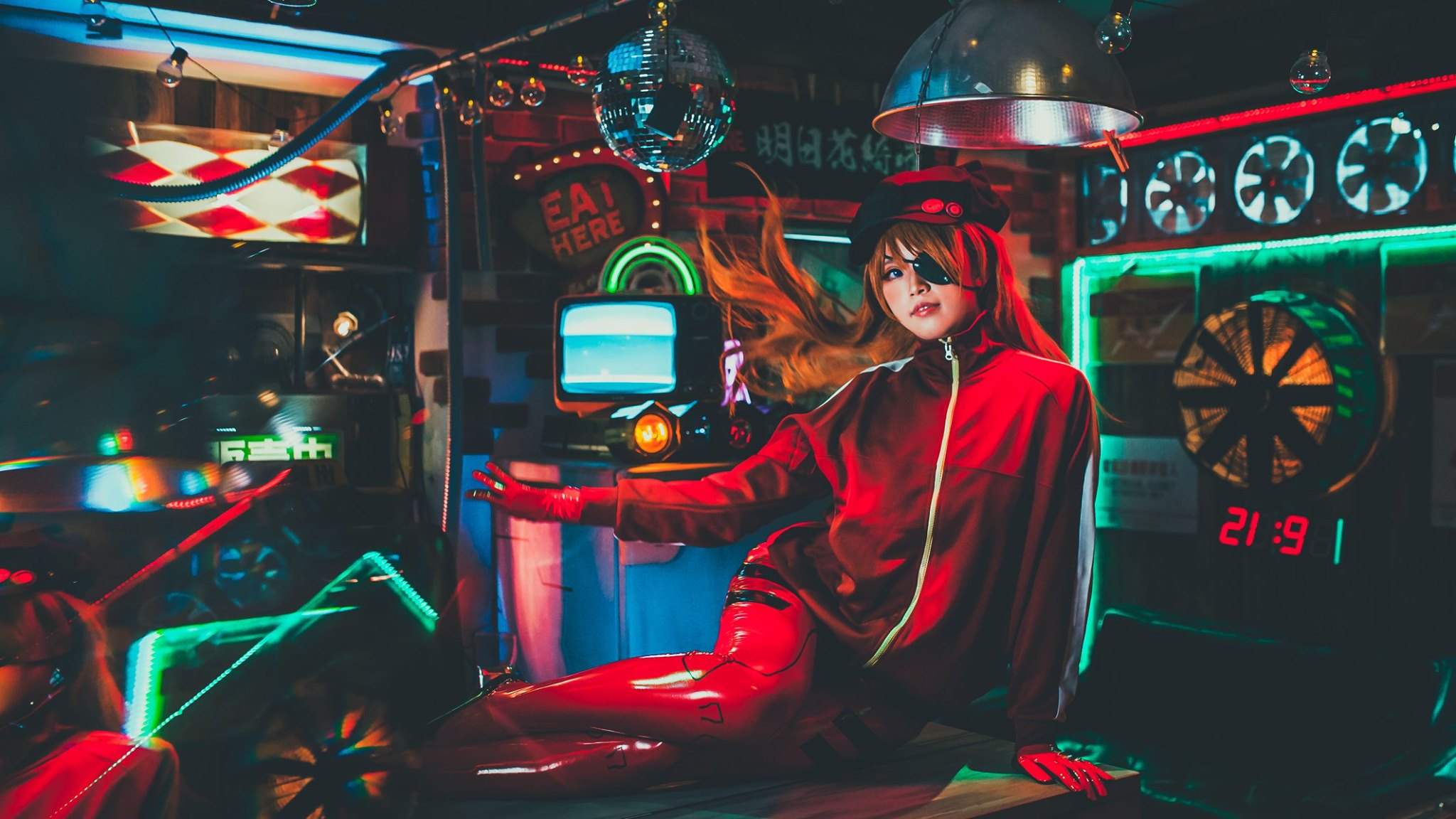 絕對薙薙 lên tàu Cosplayer Asuka Langley