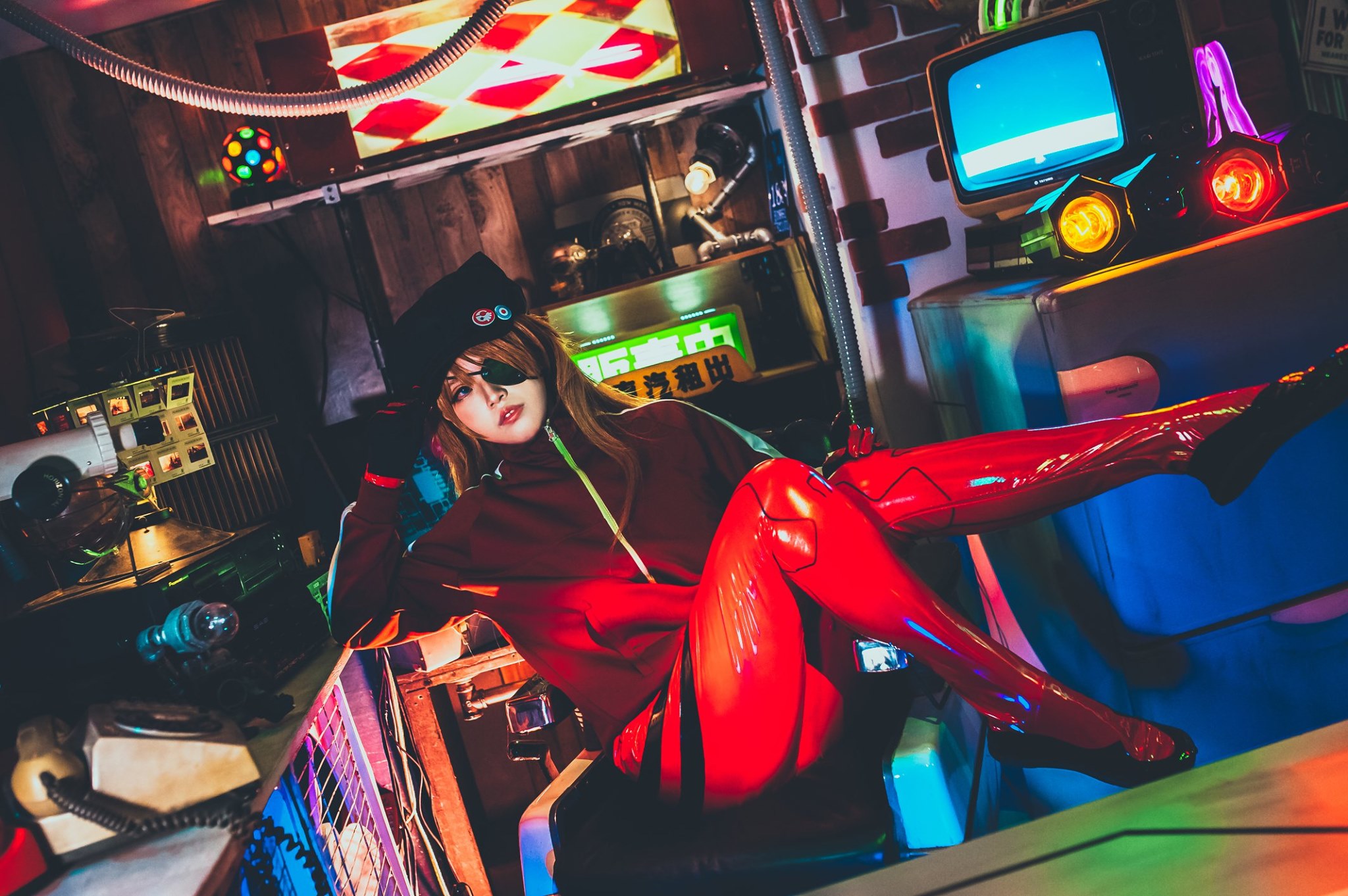絕對薙薙 lên tàu Cosplayer Asuka Langley