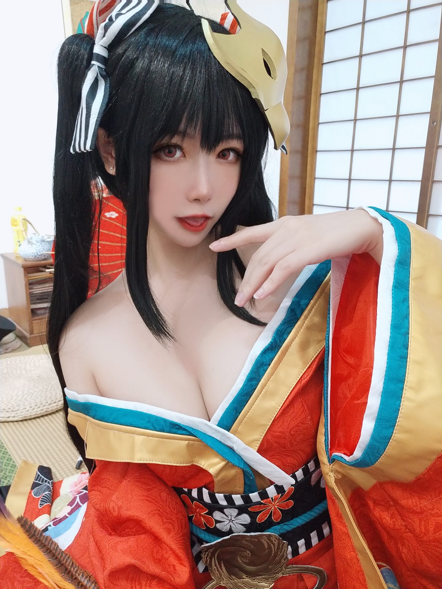 Momoko Kuikui-Dafeng Selfie