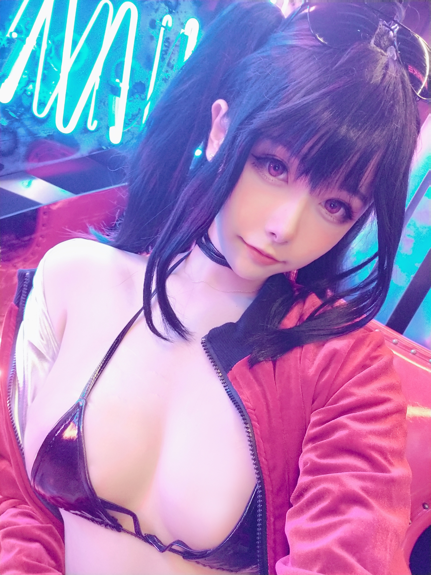 Momoko Kuikui-Dafeng Selfie