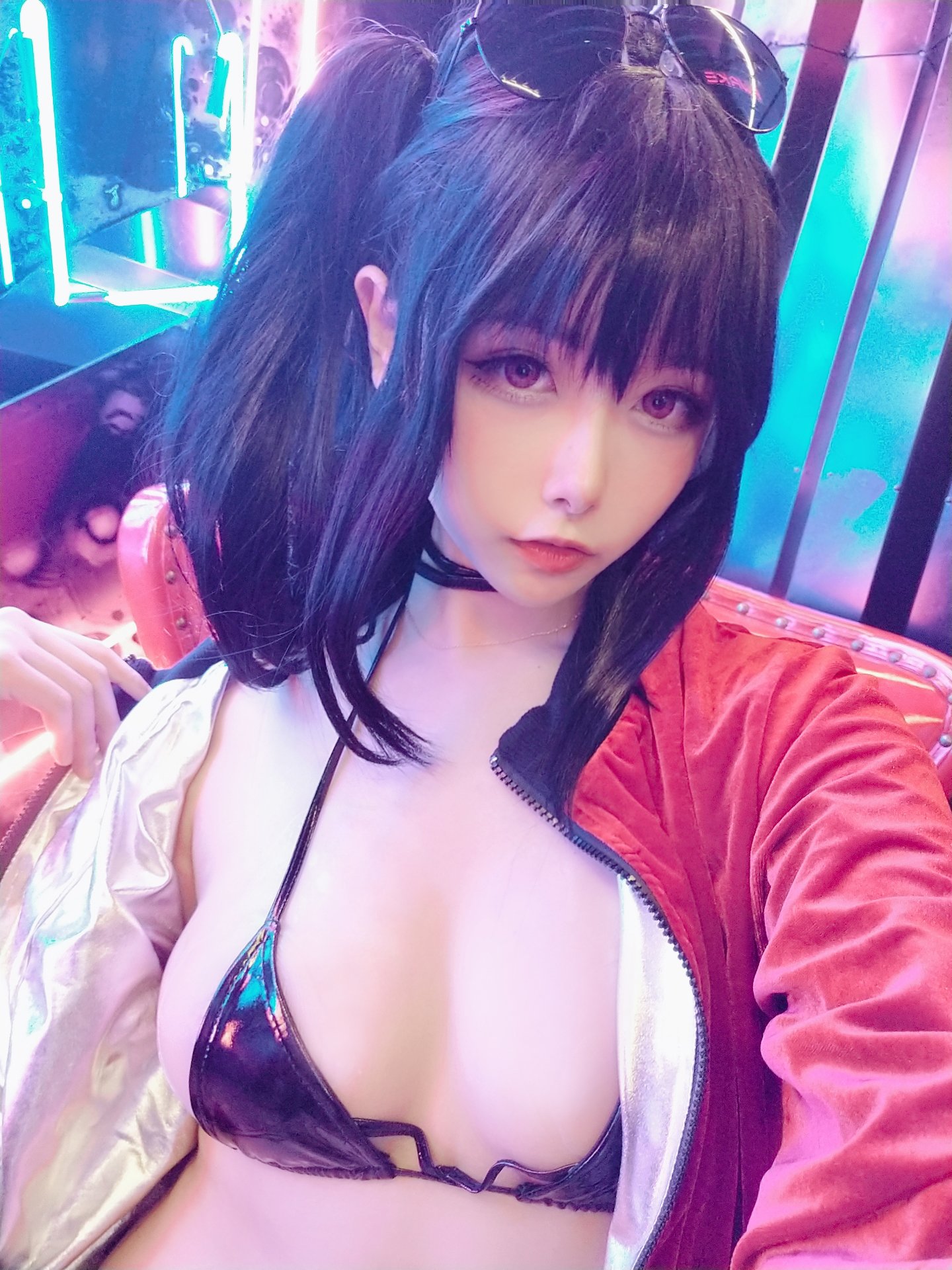 Momoko Kuikui-Dafeng Selfie