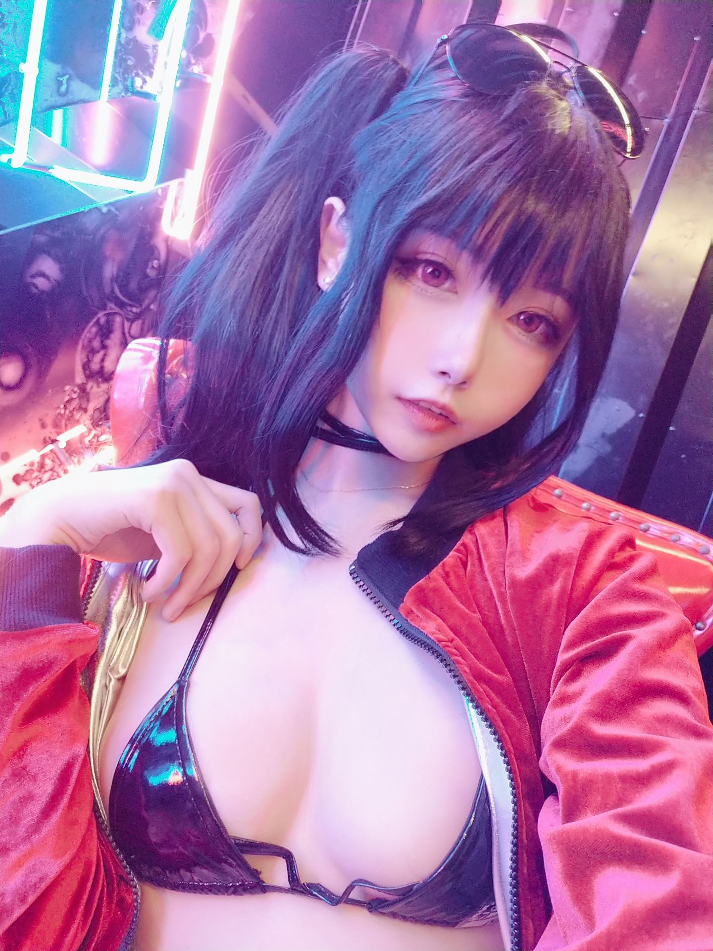Momoko Kuikui-Dafeng Selfie