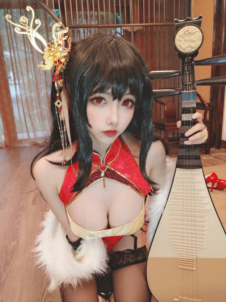 Momoko Kuikui-Dafeng Selfie